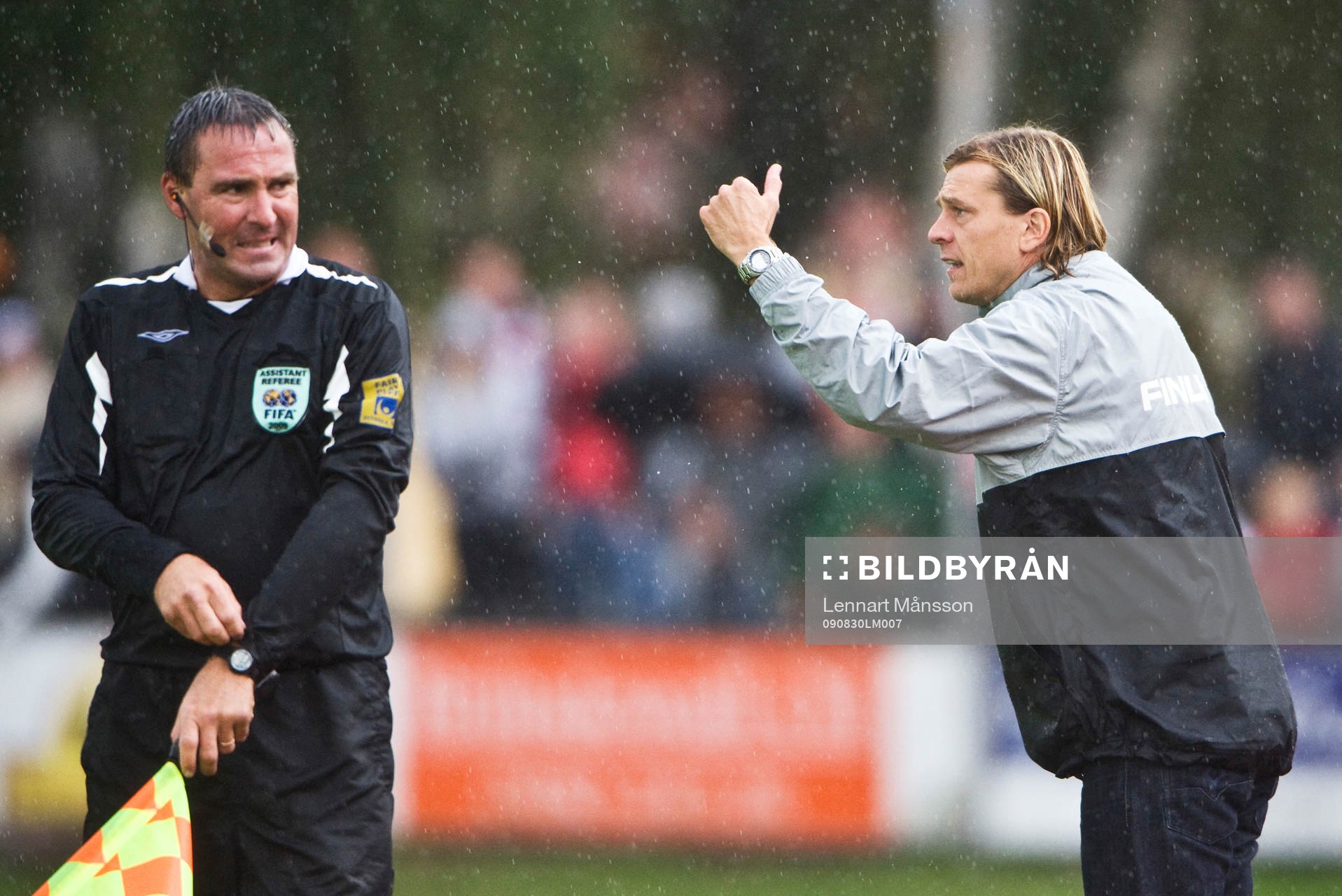 Tony Gustavsson, tränare Hammarby. Assisterande domare,