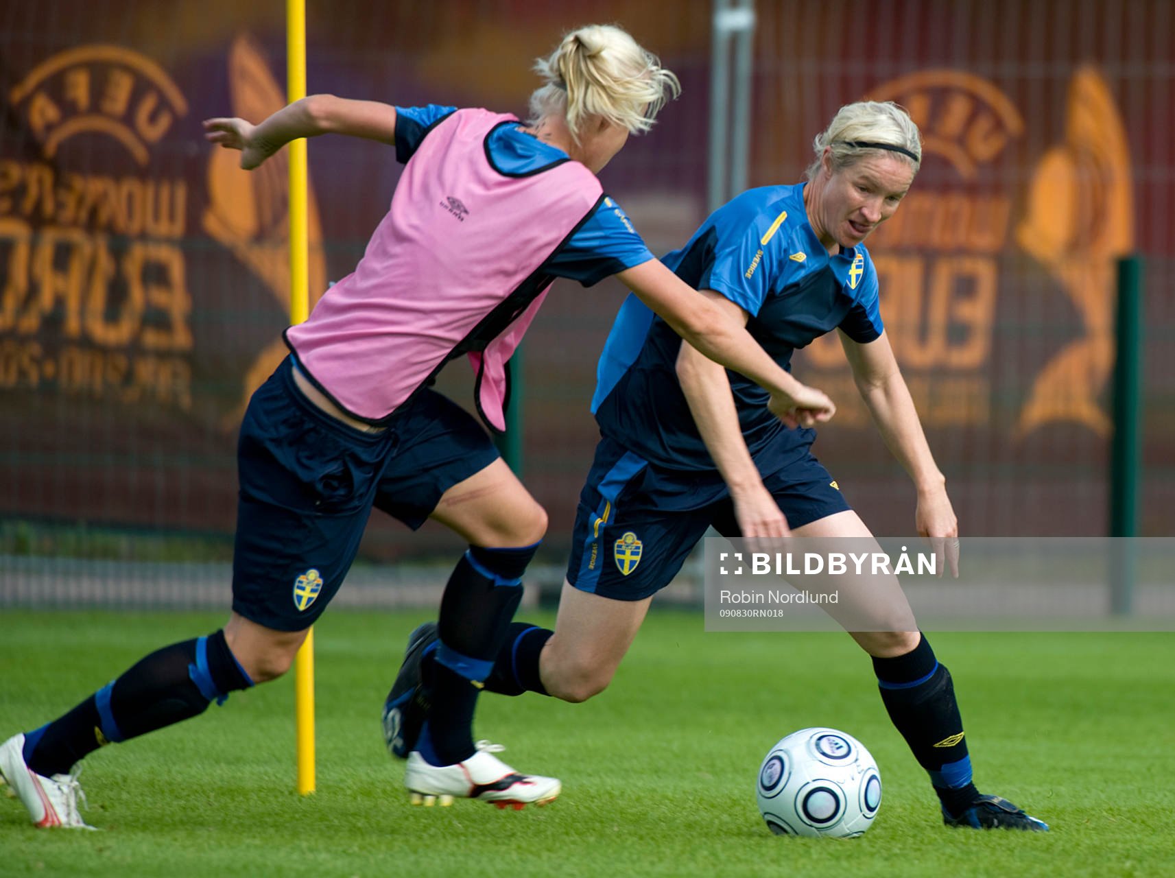 Victoria Sandell Svensson och Caroline Seger