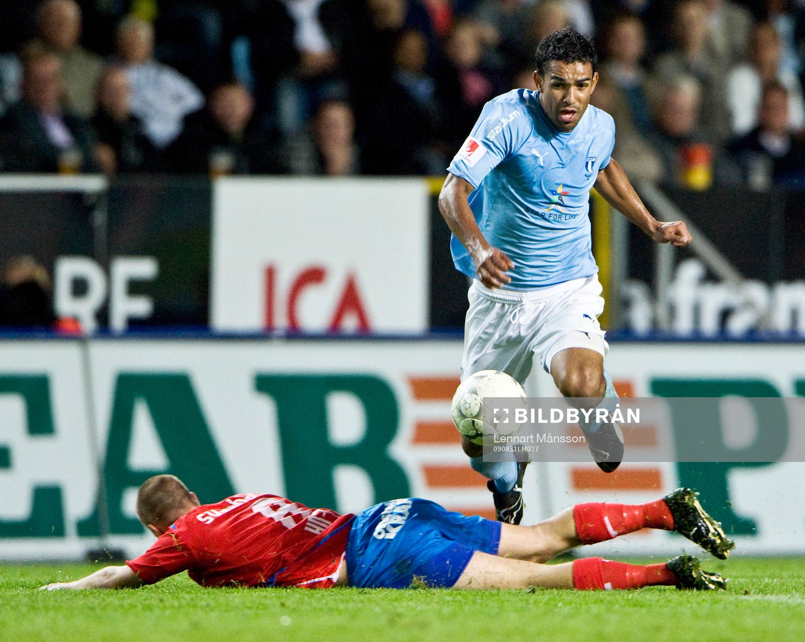 Wilton Figueiredo, Malmö, klarar glidtackling, tackling
