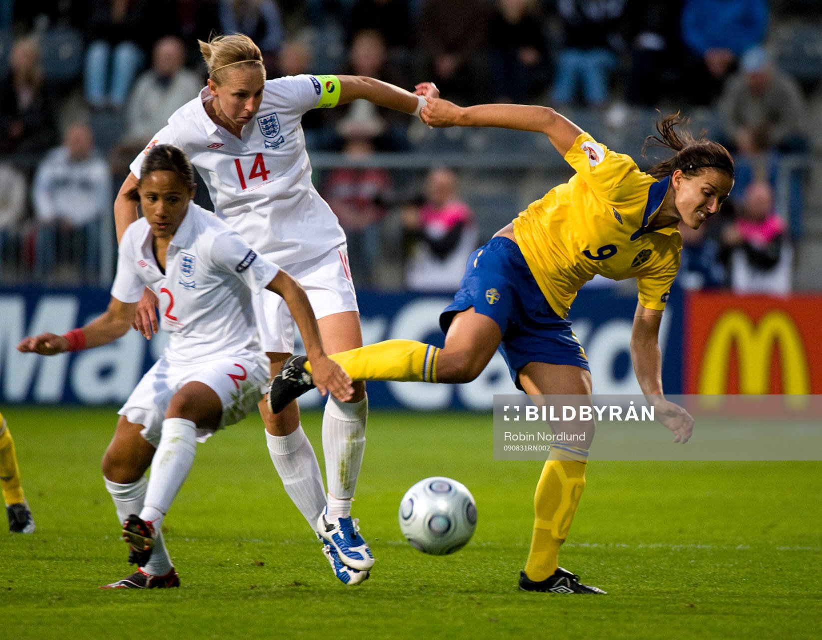 Jessica Landström, Sverige stoppas av Faye White och