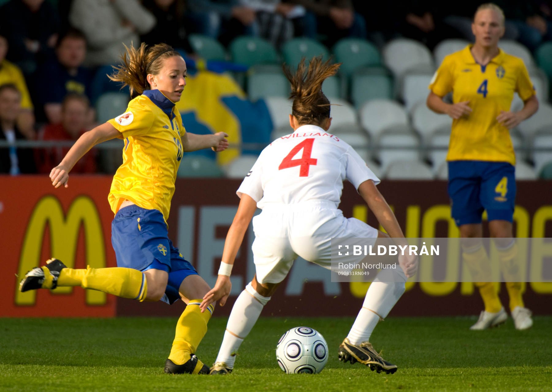 Kosovare Asllani, Sverige