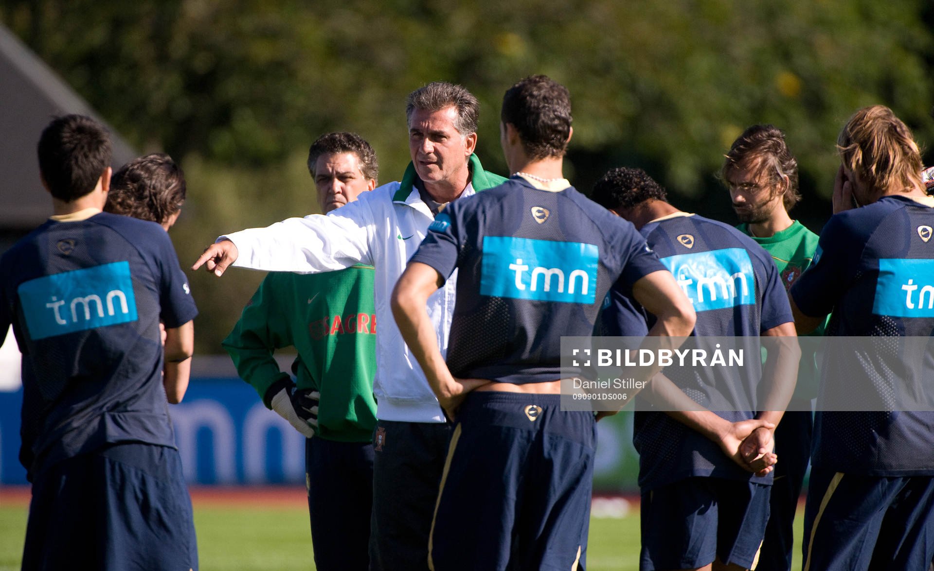 Carlos Queiroz, Förbundskapten, instruerar bla Deco och
