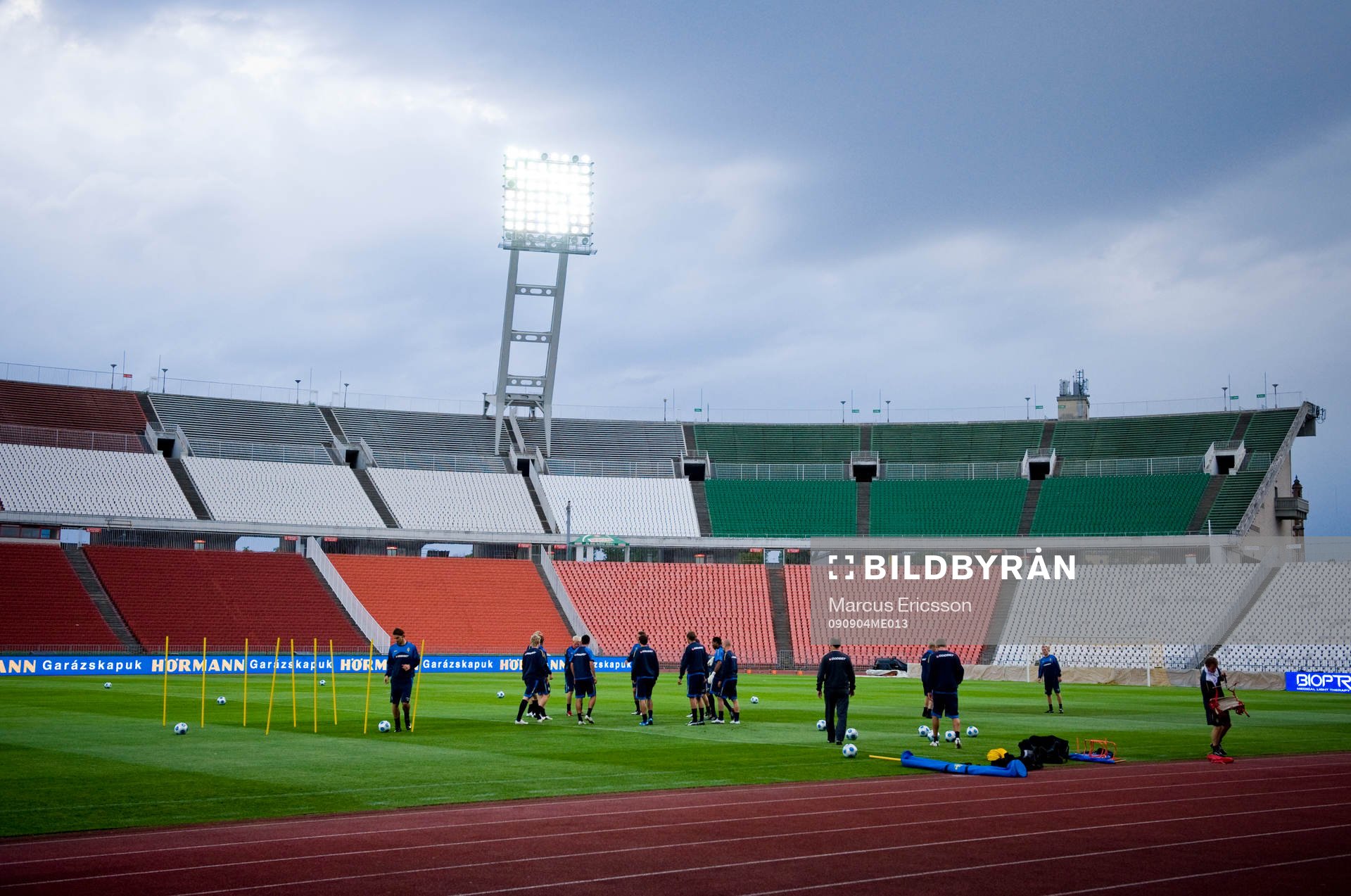 Sverige på Puskas Ferenc Stadion