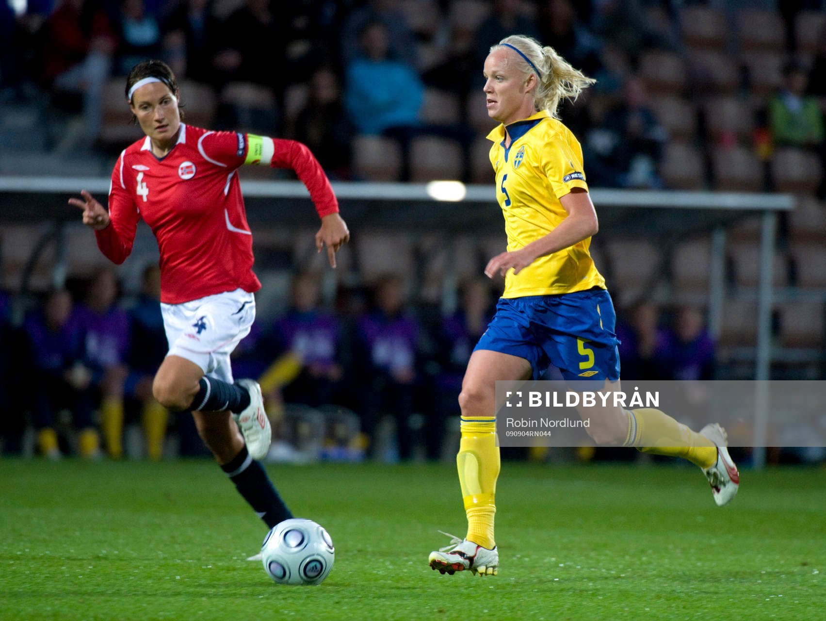 Caroline Seger, Sverige mot Ingvild Stensland, Norge