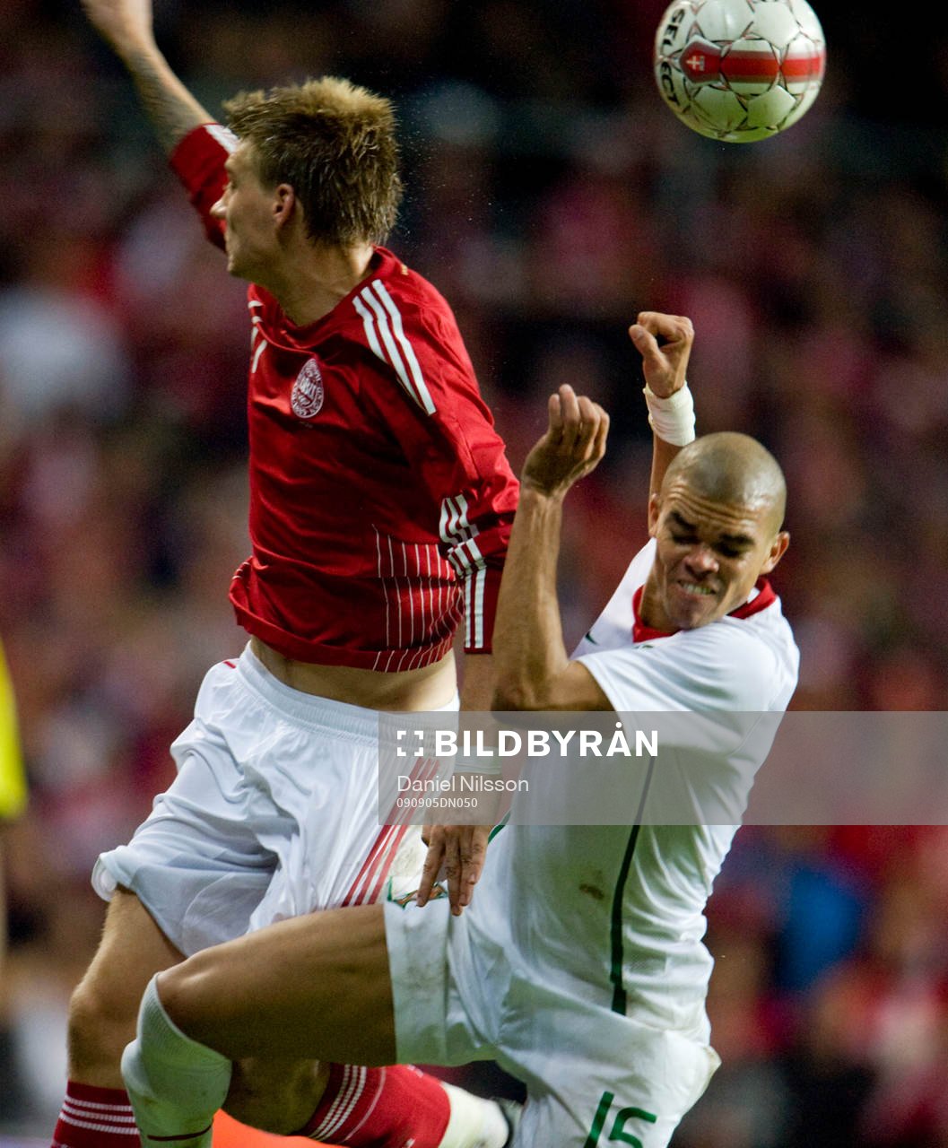 Nicklas Bendtner, Danmark och Pepe, Portugal