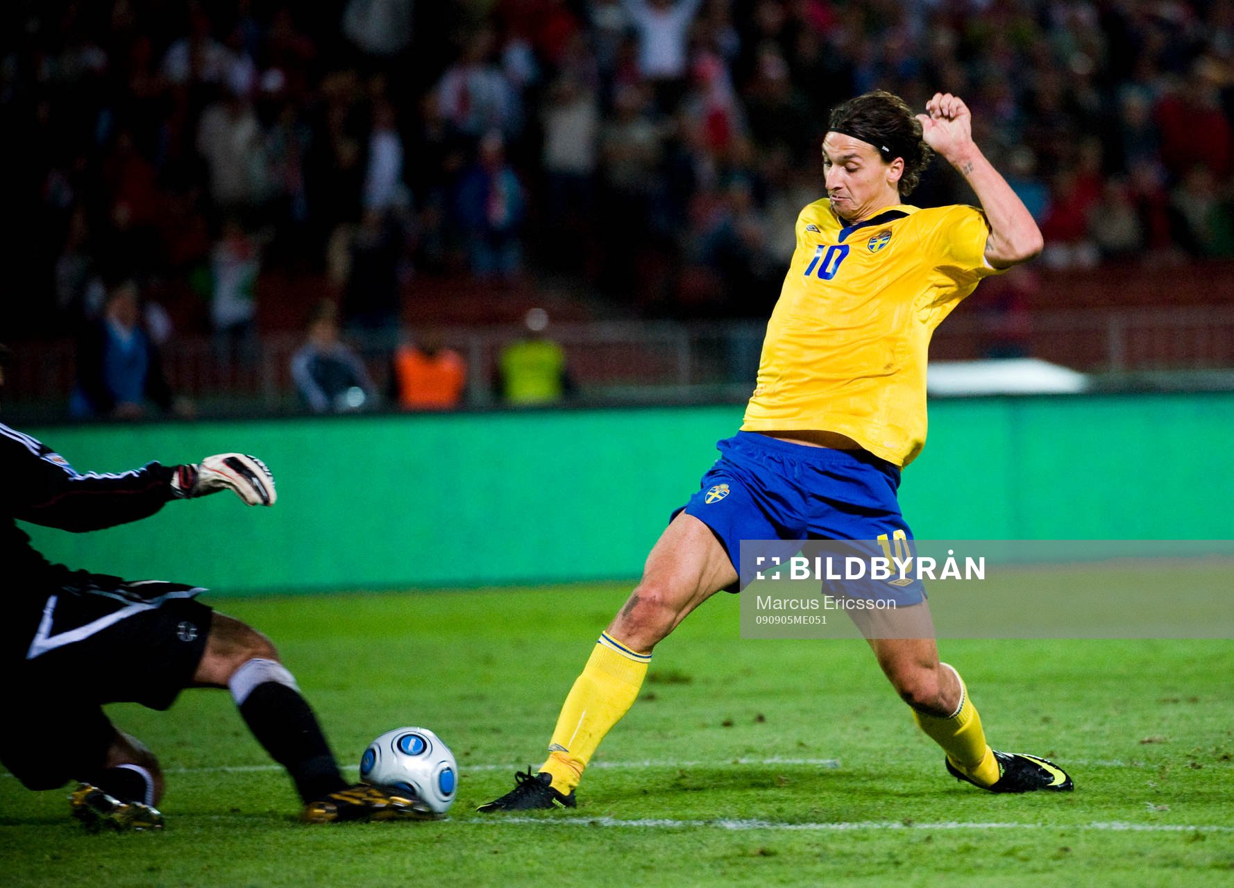 Zlatan Ibrahimovic, Sverige, gör mål i sista sekunden