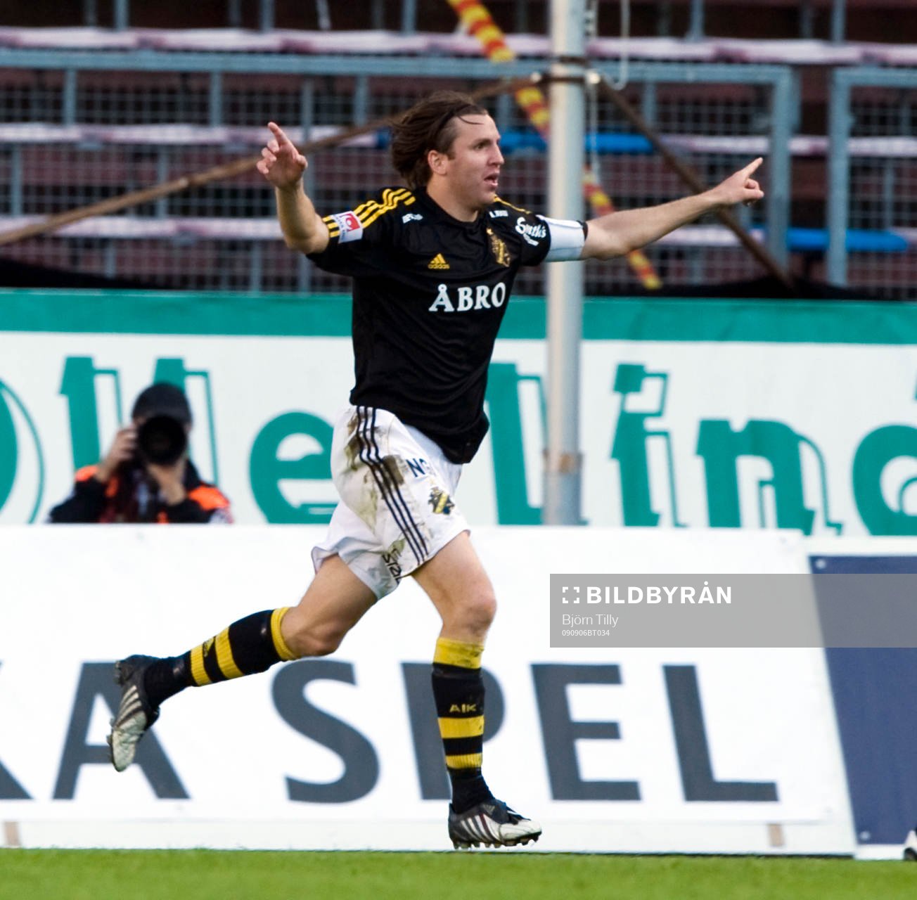 Nils-Eric Johansson, AIK kvitterade till 2-2. Jubel