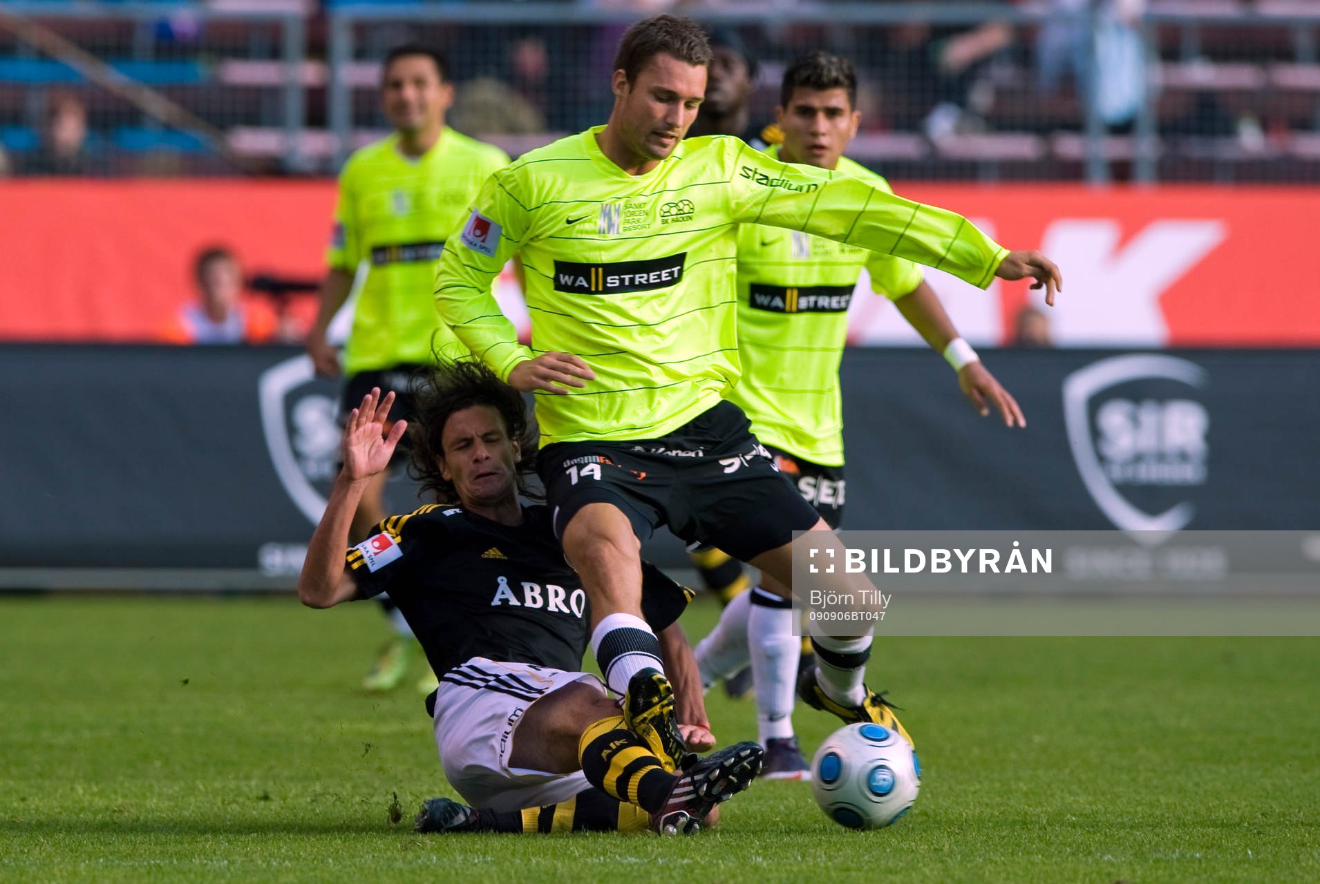 Iván Obolo, AIK och Peter Nyström, Häcken