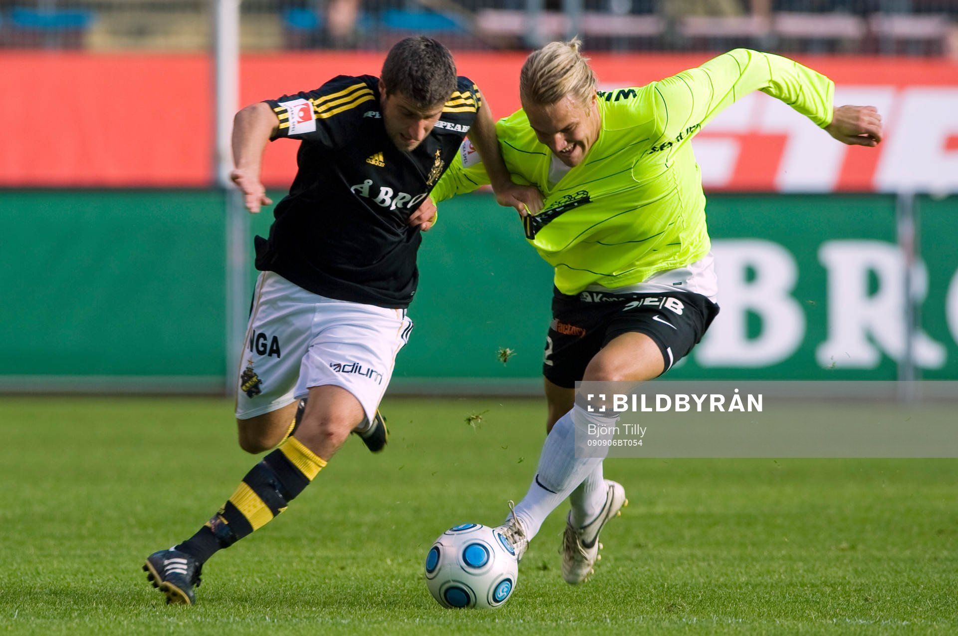Gabriel Özkan, AIK och Robin Wikman, Häcken