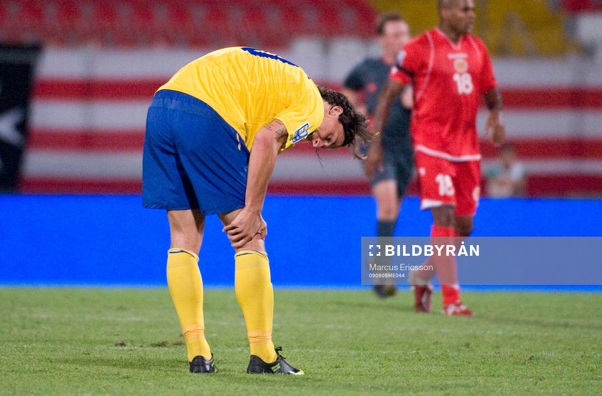 Zlatan Ibrahimovic, Sverige, har ont i sitt knä