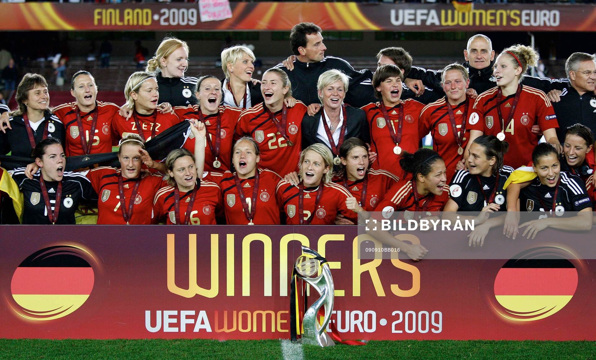  Tyskland, jubel. Lagbild, pokal.
