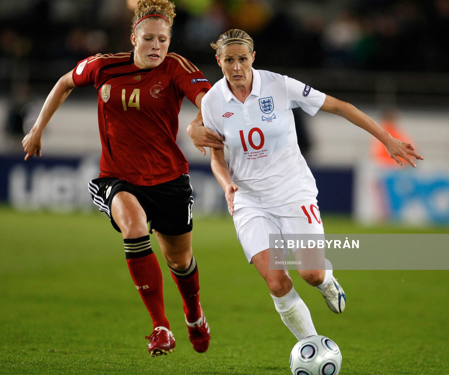  Kim Kulig, Tyskland och Kelly Smith, England.