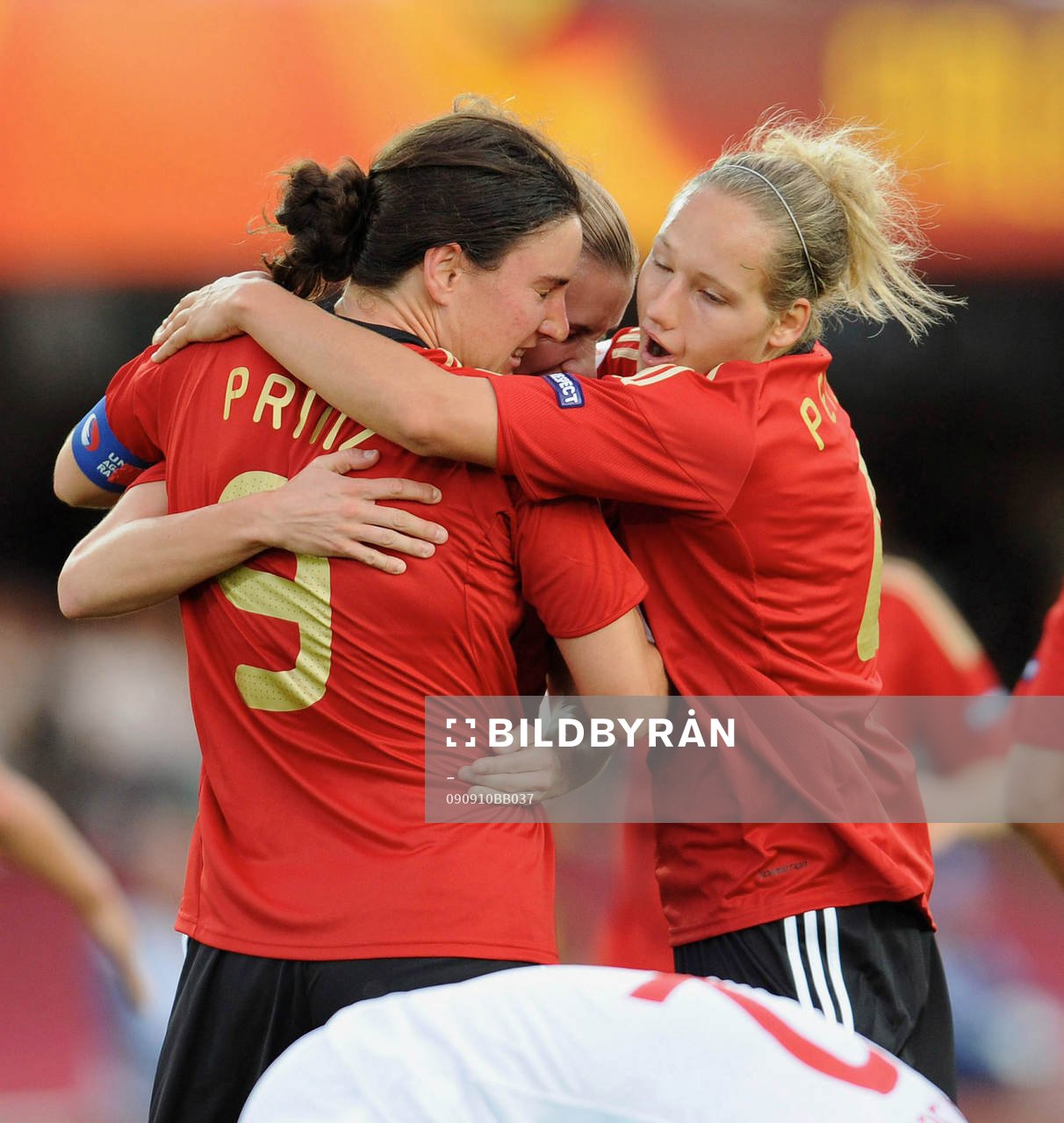 Birgit Prinz och Babett Peter, Tyskland, jubel