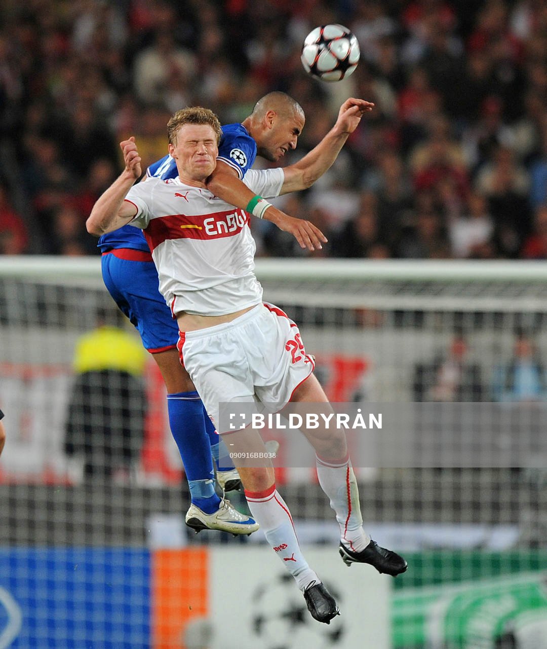 Pavel Pogrebnyak, Stuttgart och Madjid Bougherra, Glasgow i