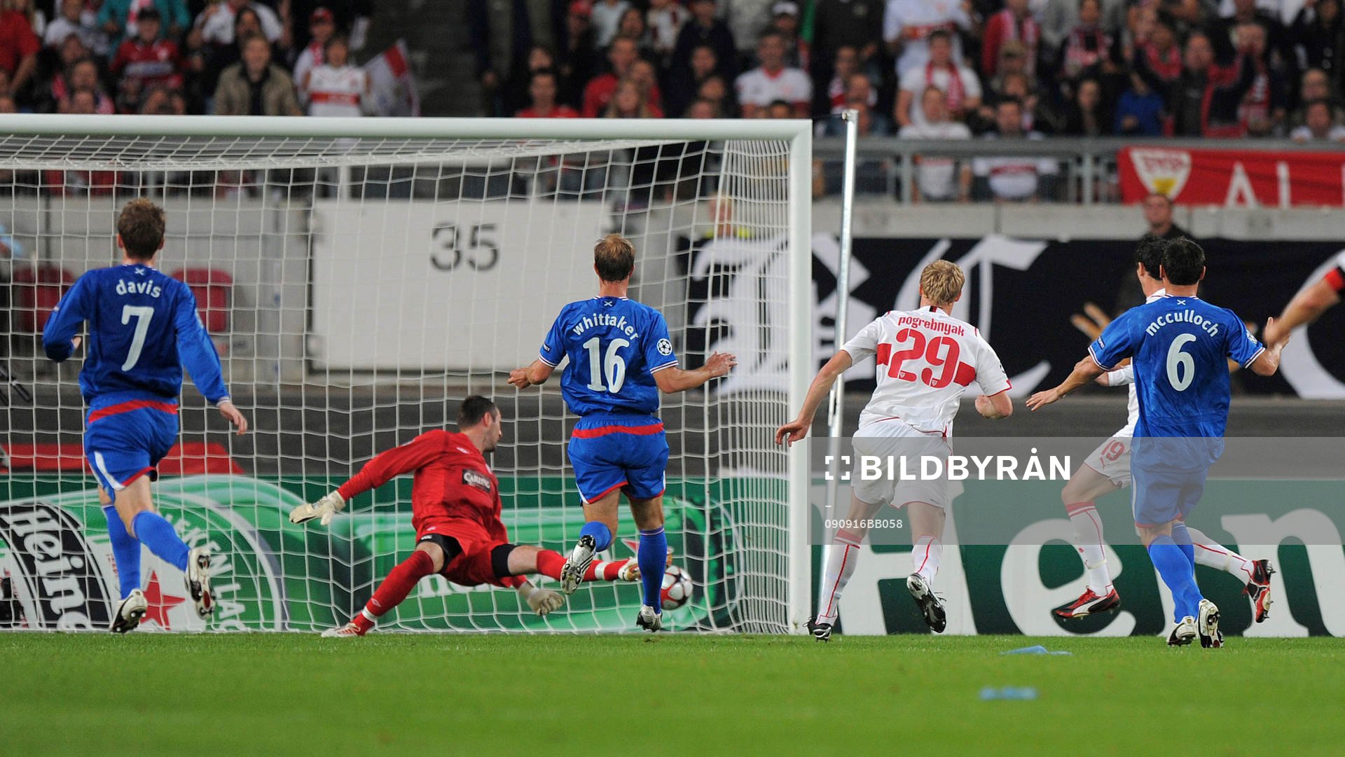 Pavel Pogrebnyak sätter 1-0 till Stuttgart