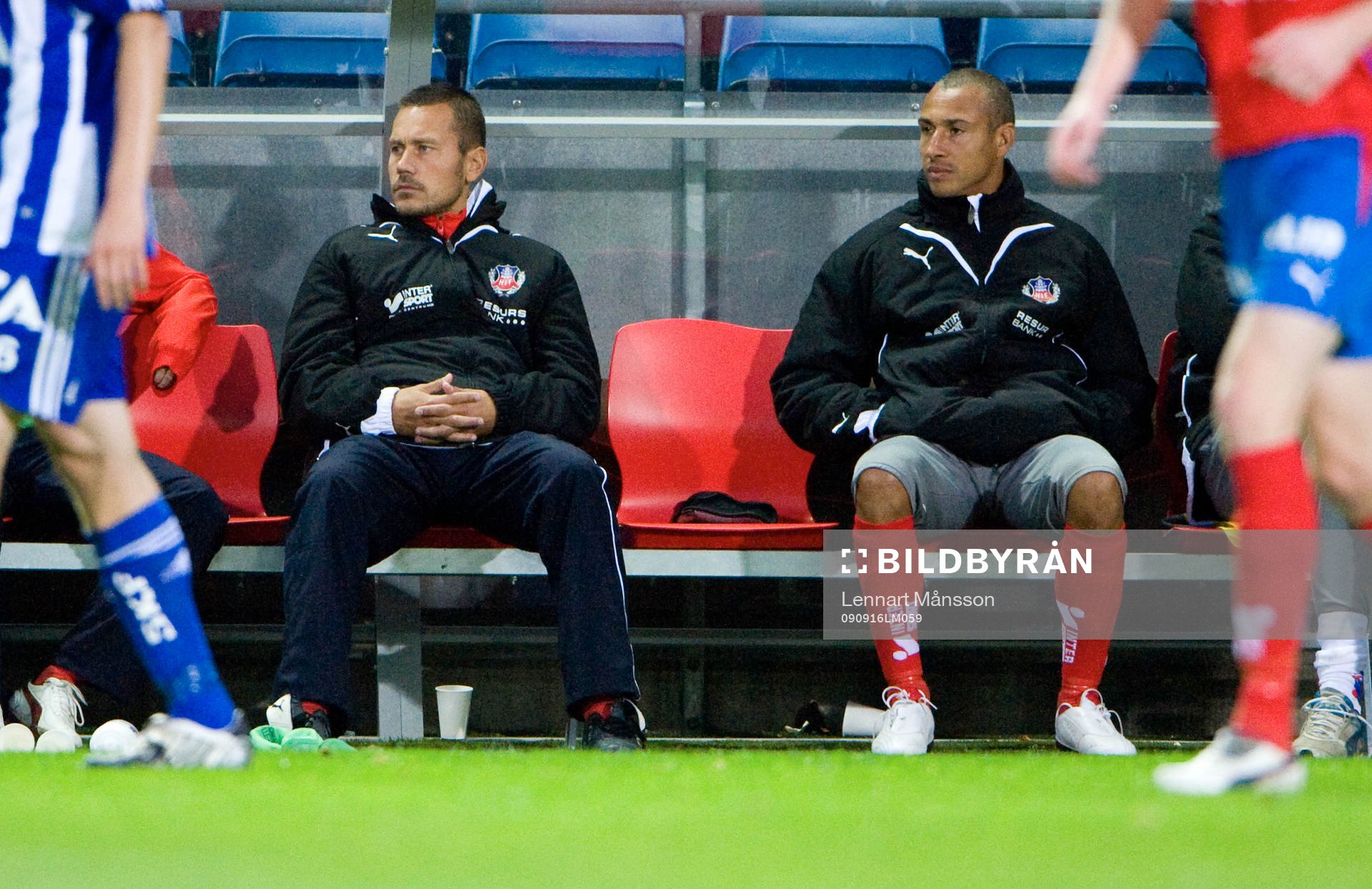 Marcus Lantz och Henrik Larsson på bänken