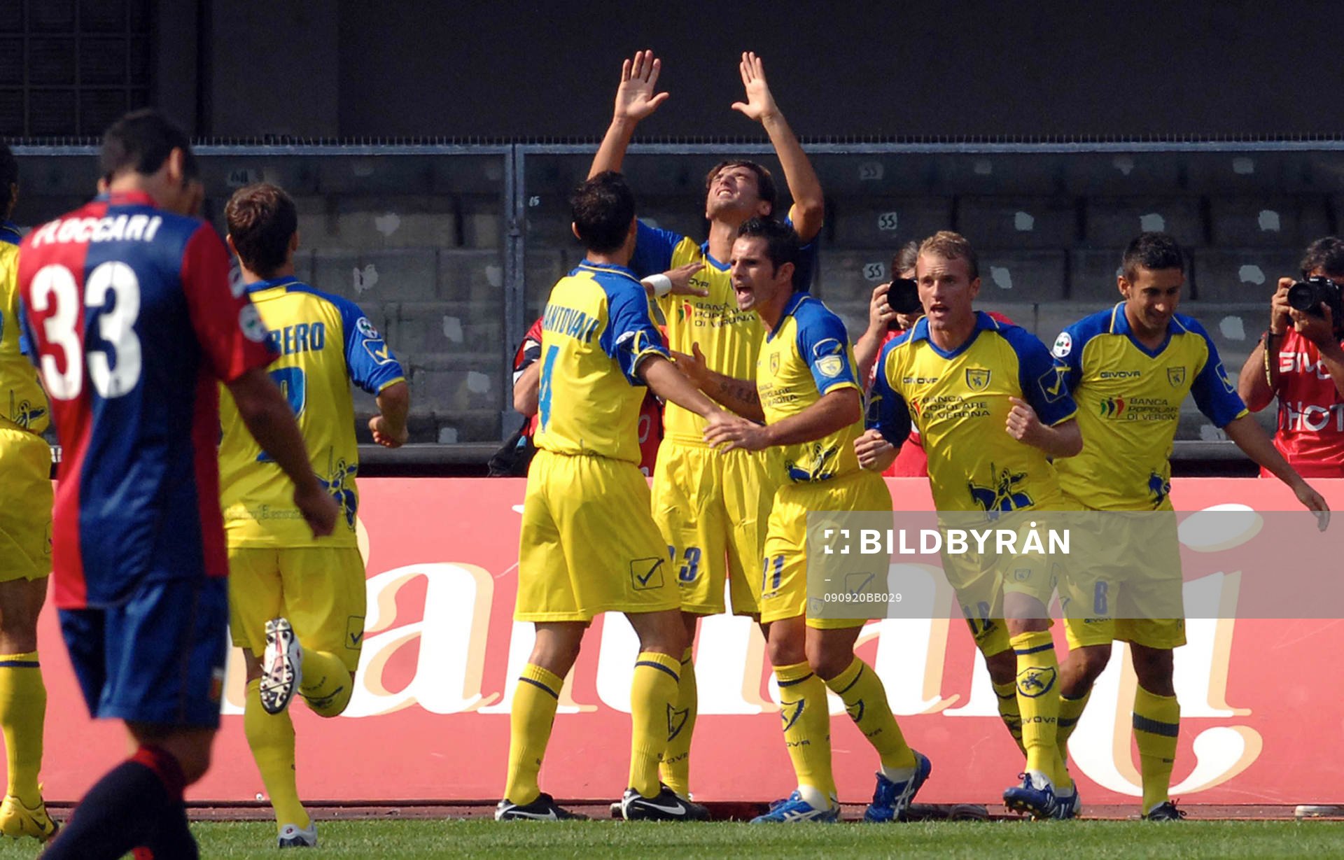 Jubel i Chievo efter 2-0 av Bogdani