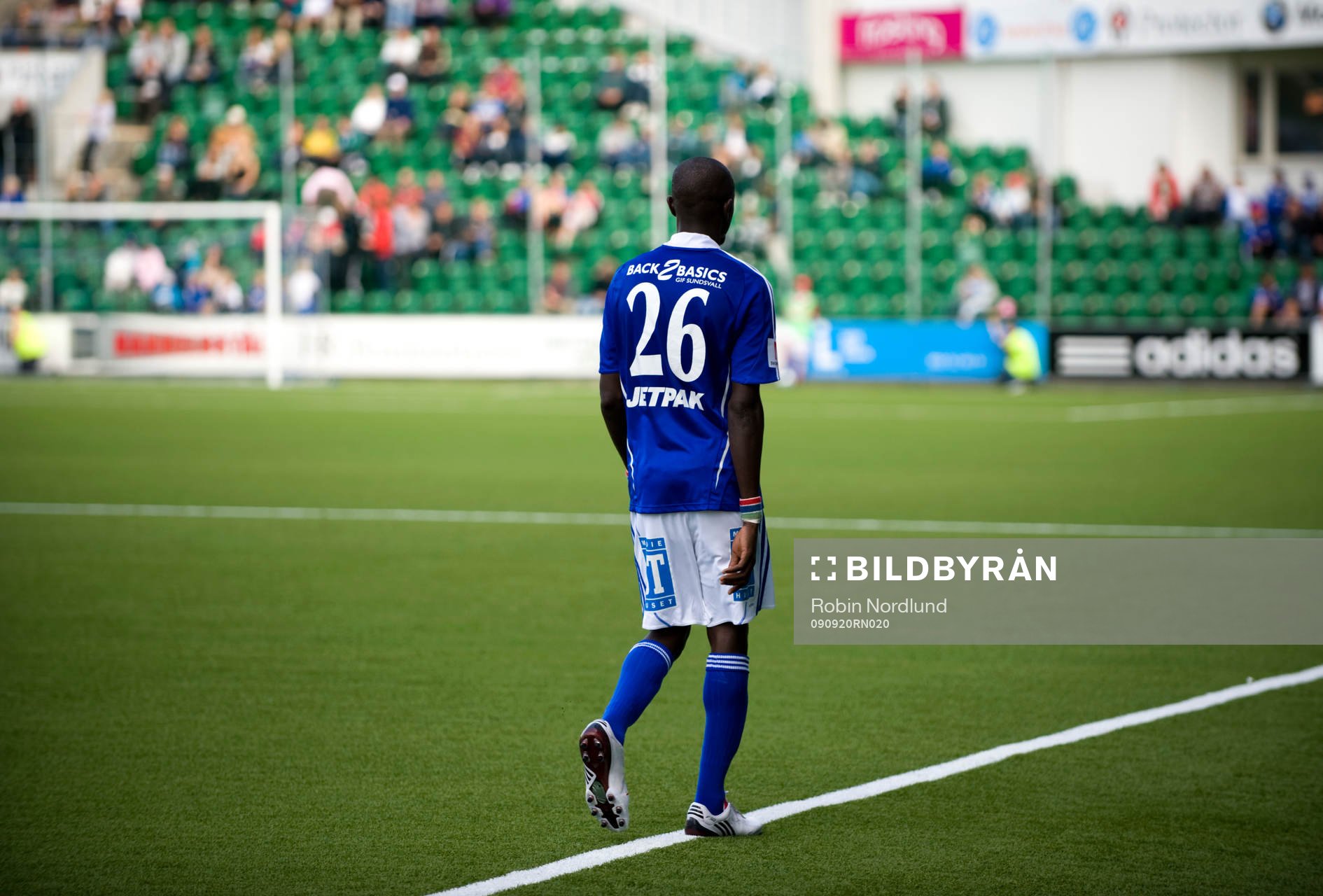 Aziz Corr Nyang, Sundsvall får två gula kort och blir