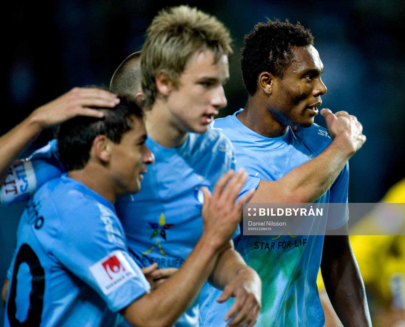 Ricardinho, Jasmin Sudic och Edward Ofere. Jubel