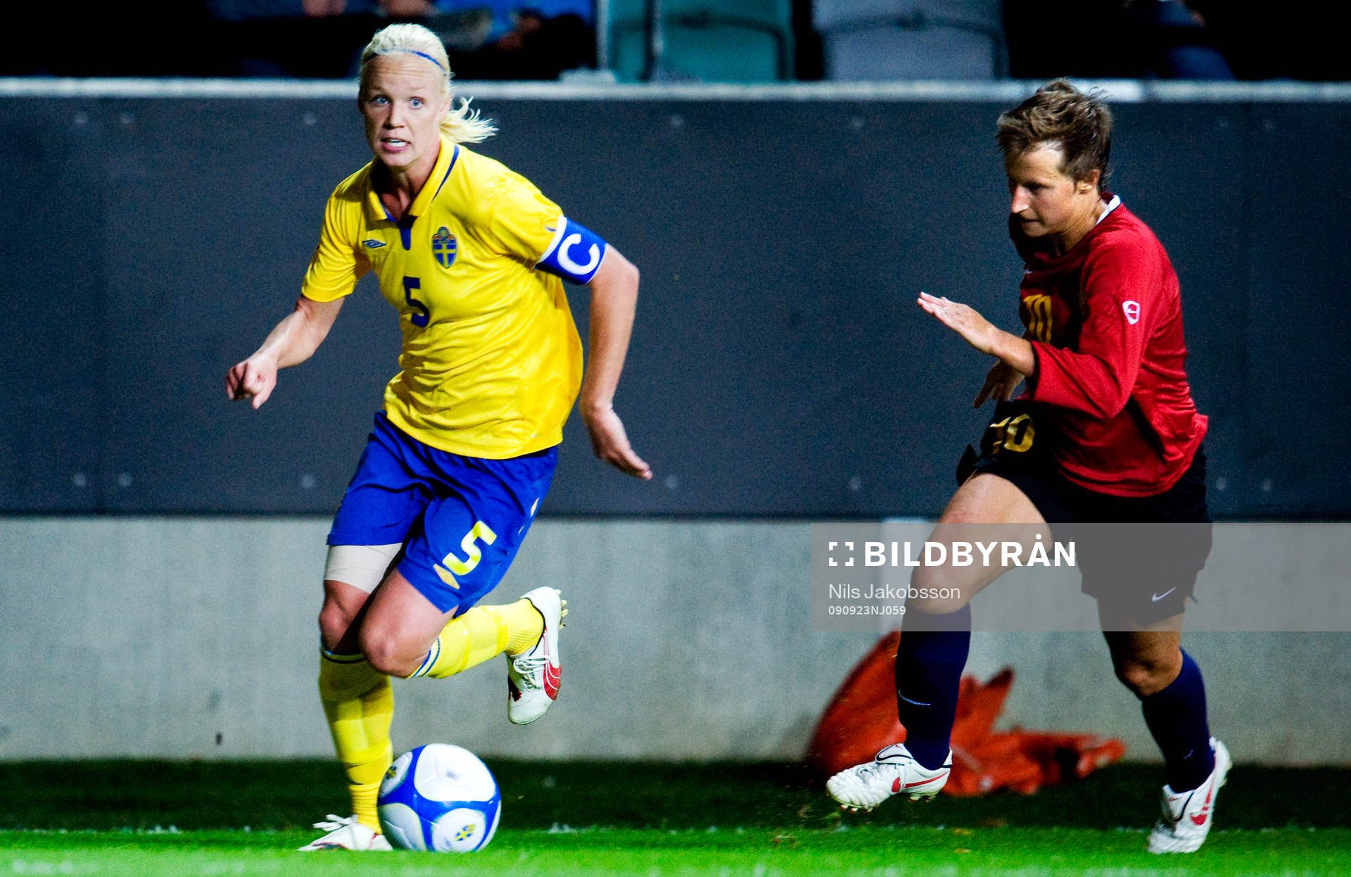 Caroline Seger, Sverige