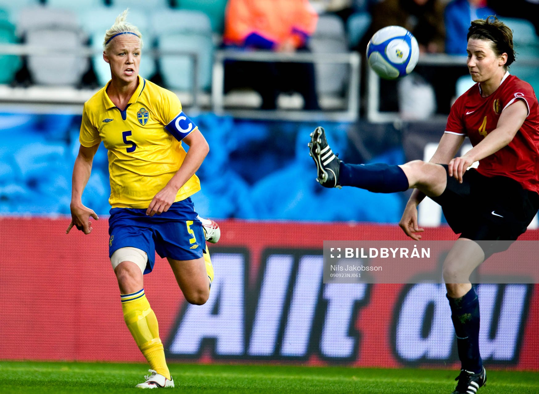 Caroline Seger, Sverige