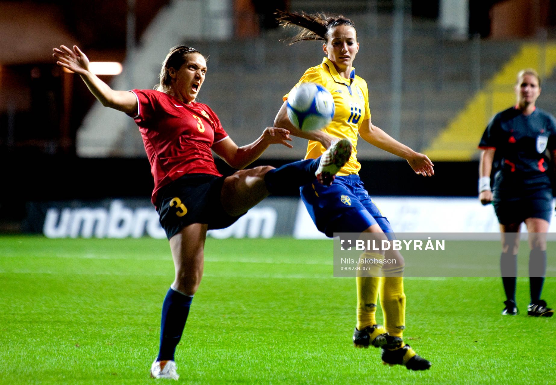 Maud Coutereels, Belgien, Kosovare Asllani, Sverige
