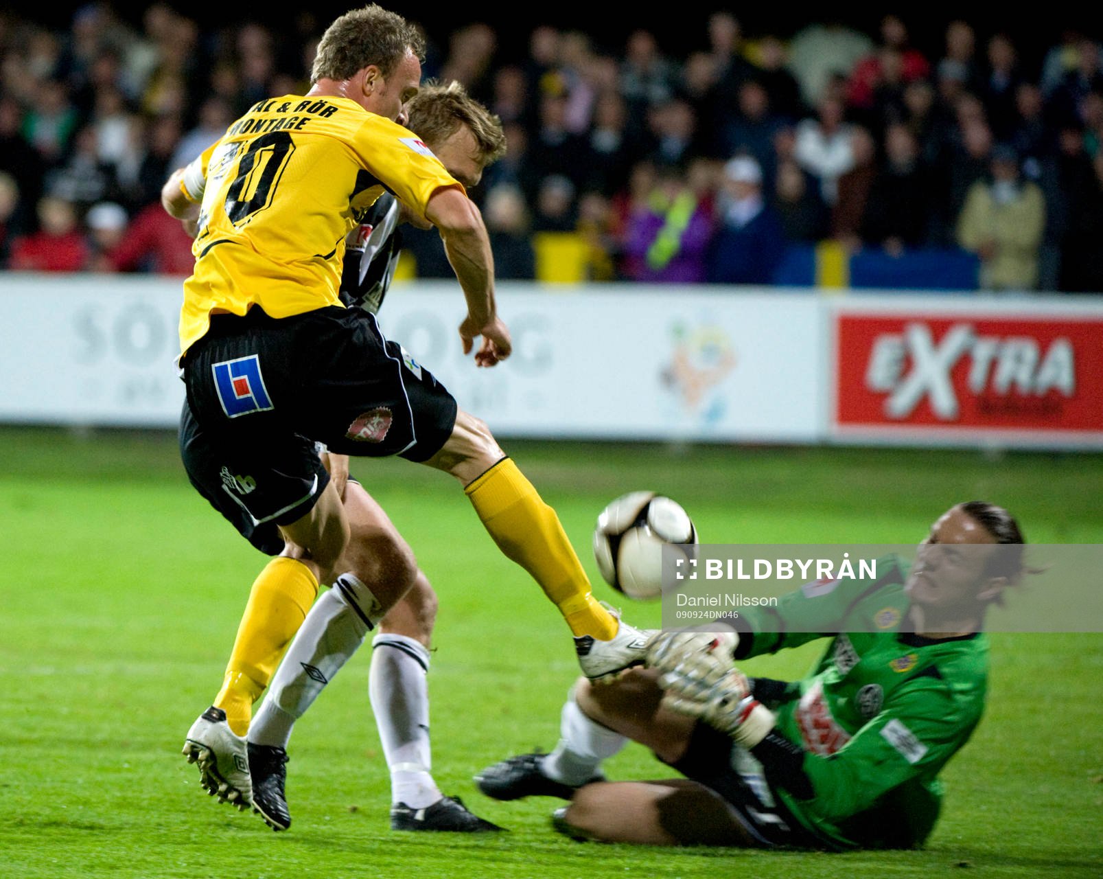 Marcus Ekenberg,  Mjällby och Peter Karlsson, målvakt