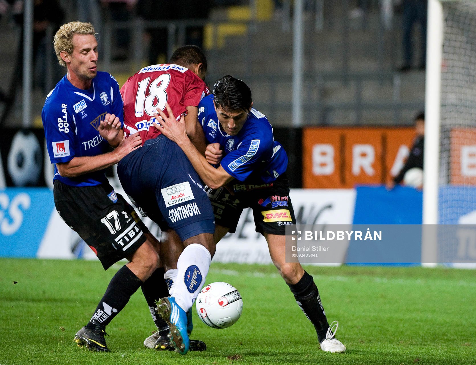 Alvaro Santos, Örgryte, fastnar mellan Thommie Persson och
