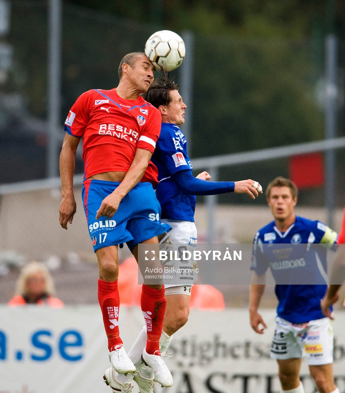 Henrik Larsson, Helsingborg, nickduell med Kristian Haynes, Trelleborg