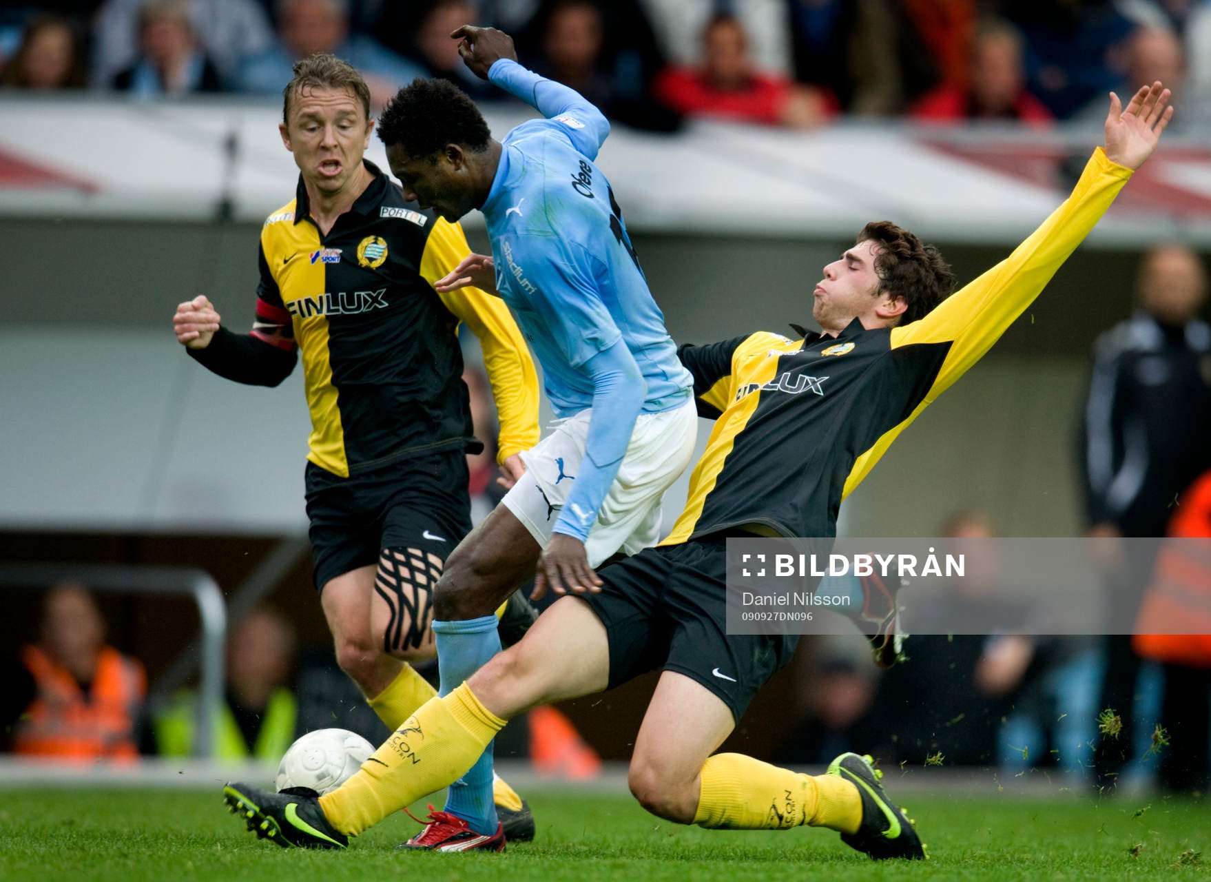   Edward Ofere, Malmö och  Carlos Gaete Moggia och Fredrik Söderström, Hammarby.