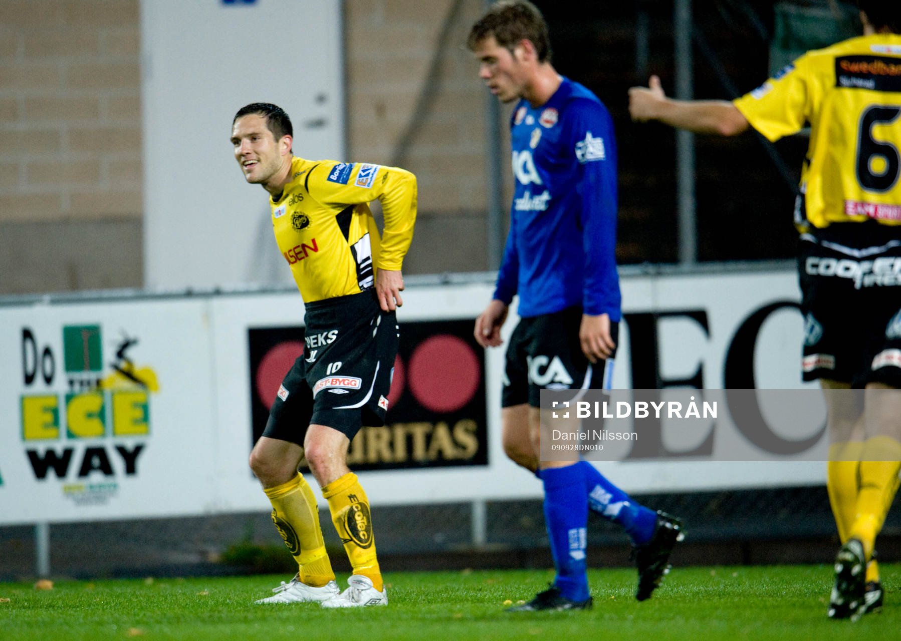  Martin Ericsson, Elfsborg drar upp byxorna efter 1-0. Jubel.