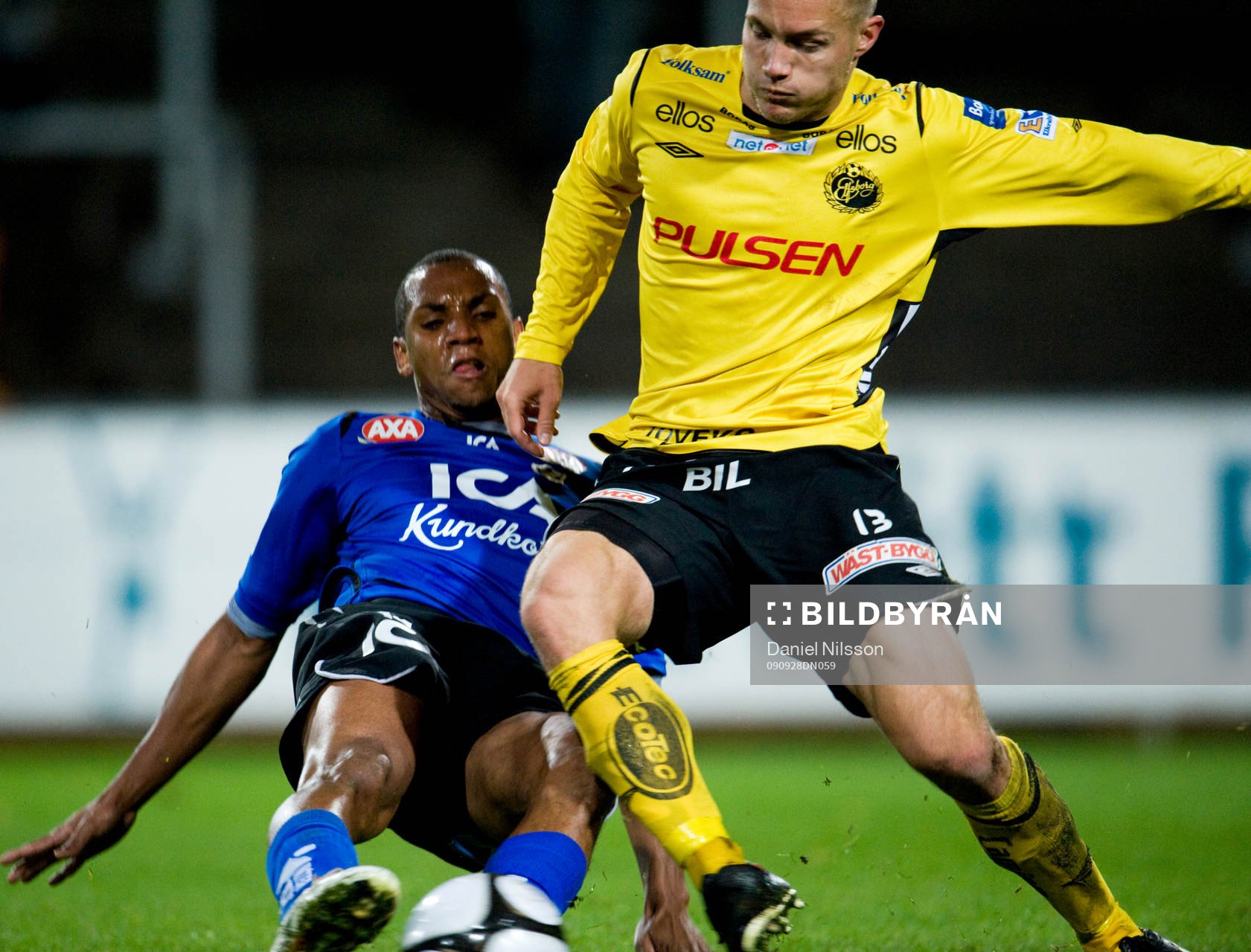   Anselmo Nascimento, Halmstad och Anders Wikström, Elsfborg.