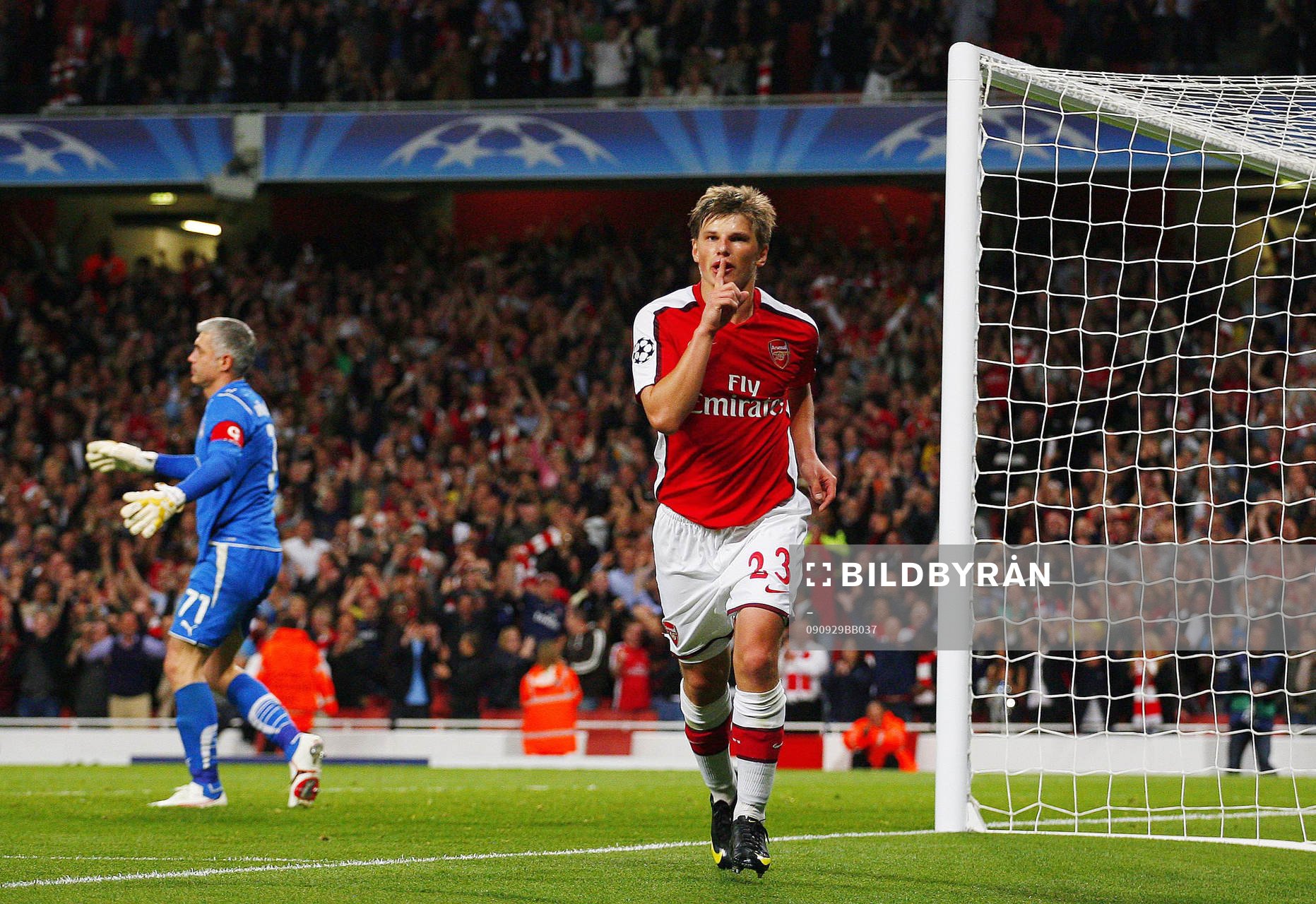 Andrey Arshavin, glädje och jubel över andra målet för