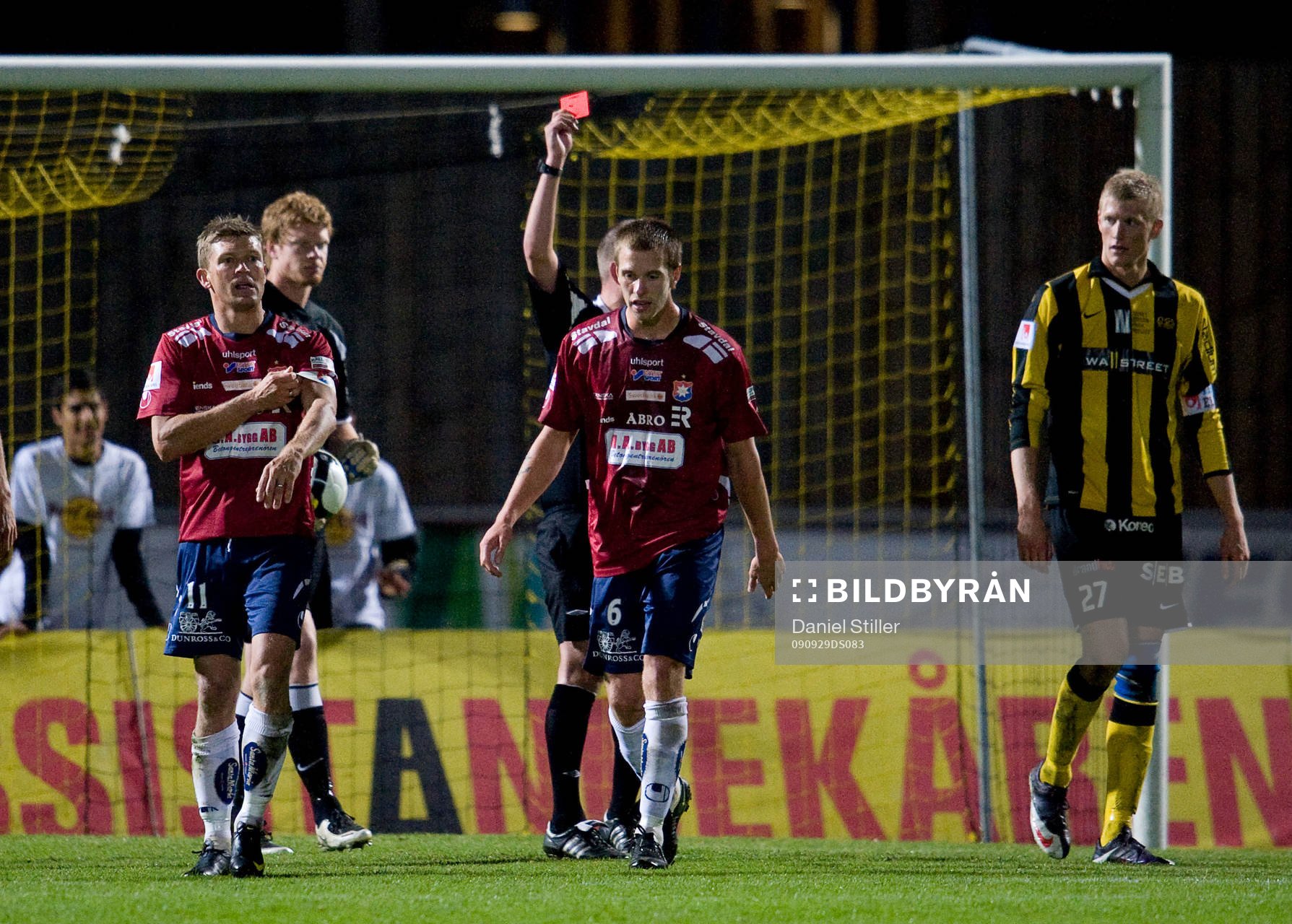 Marcus Allbäck, Örgryte, får rött kort