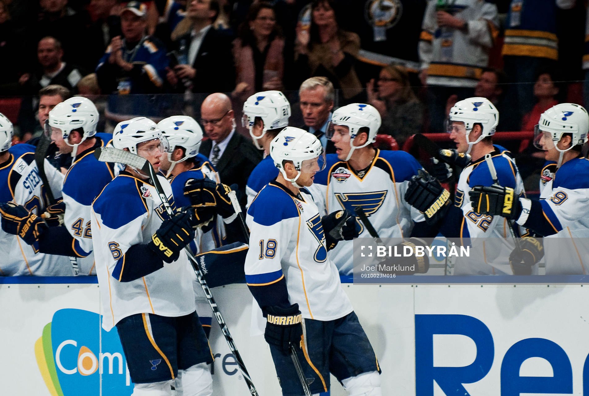 Jay McClement, St Louis, gratuleras till sitt mål
