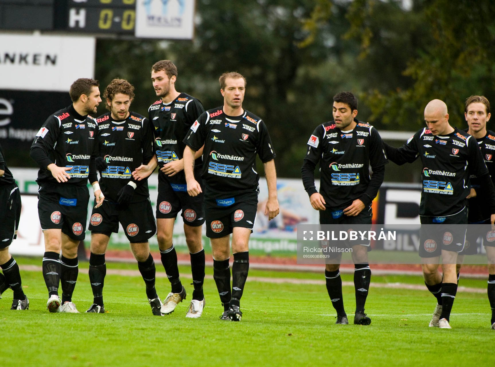  Jubel i Trollhättan eftar att Tobias Mikaelsson, Trollhättan, gjort 0-1.