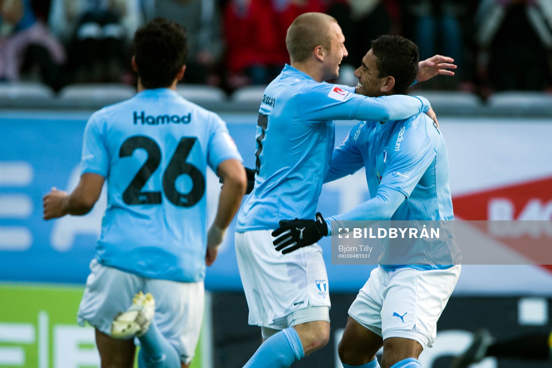  Daniel Larsson och Wilton Figueiredo, jubel efter 0-2.