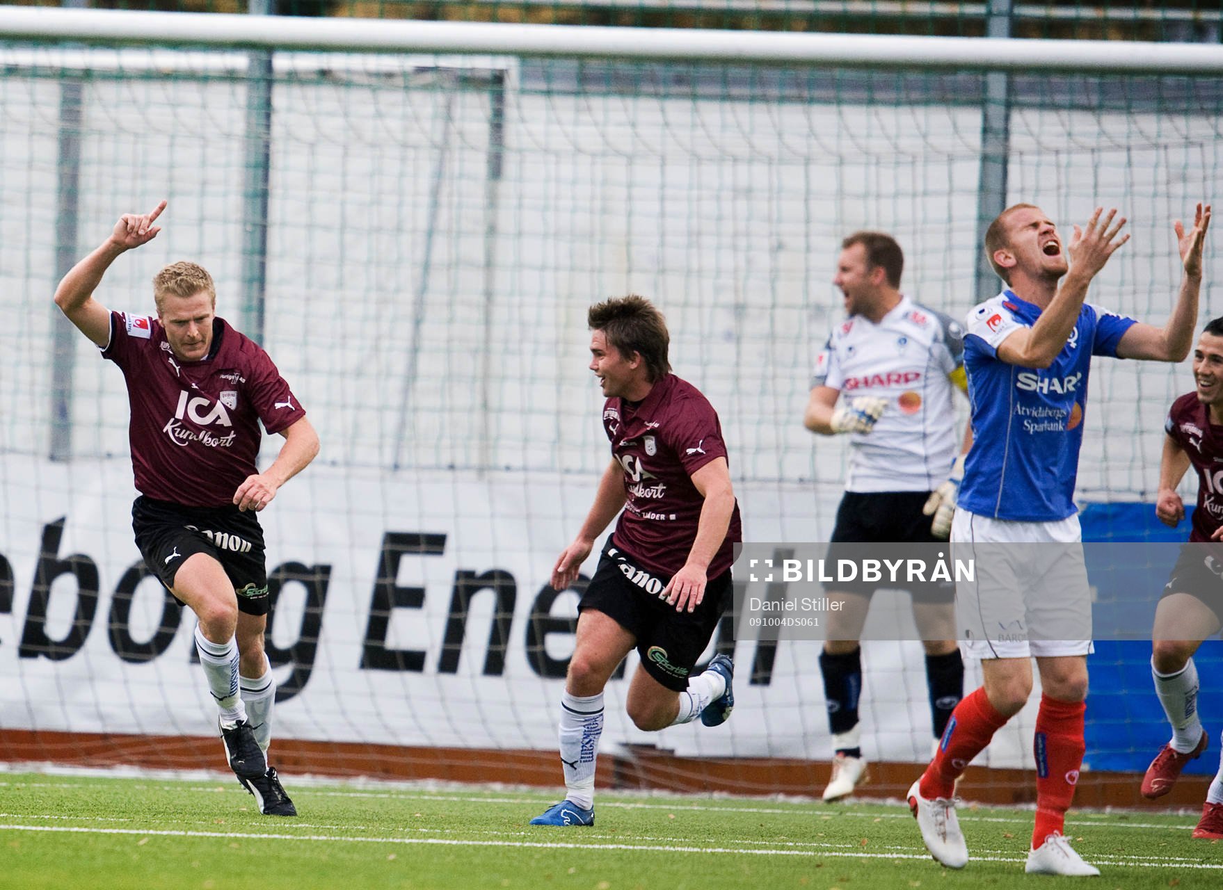 Anders Augustsson, Qviding, gör 2-0. Jubel. Pontus