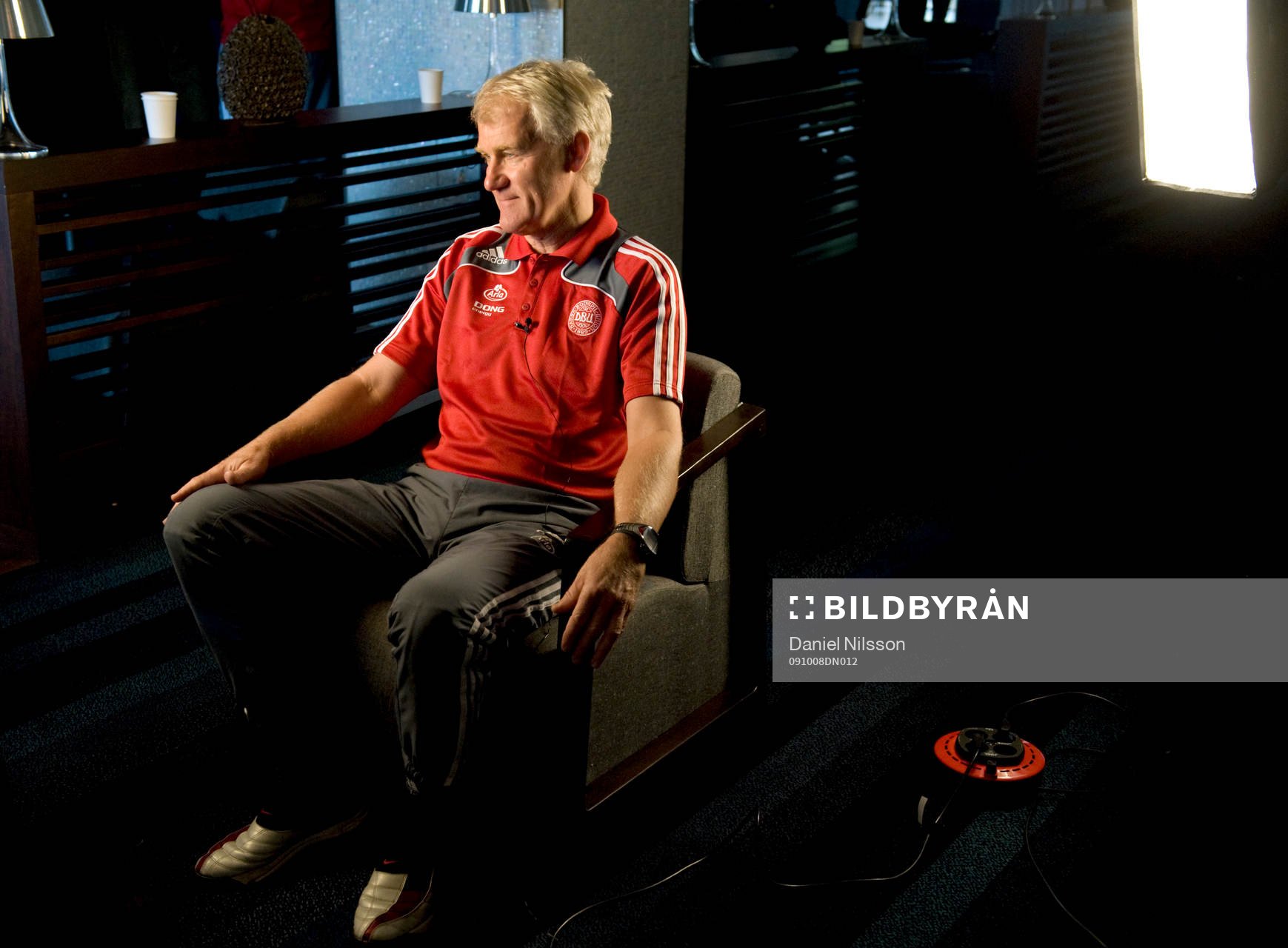 Morten Olsen, förbundskapten, blir intervjuvad