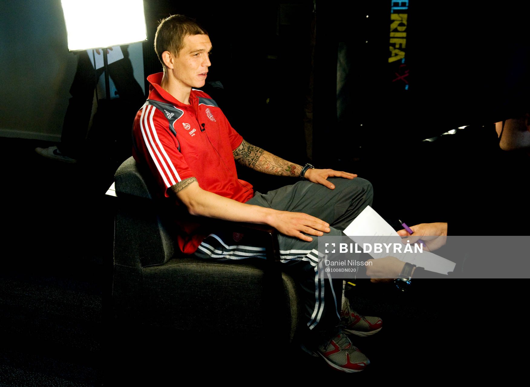 Daniel Agger blir intervjuvad