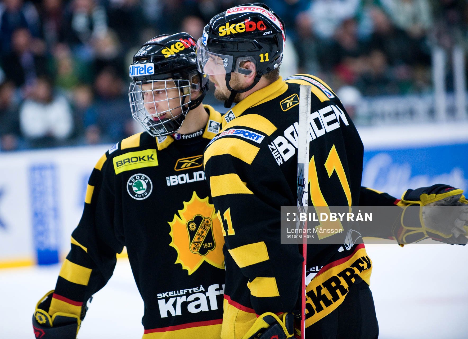 1-2, Adam Larsson och Pavel Skrbek jubel