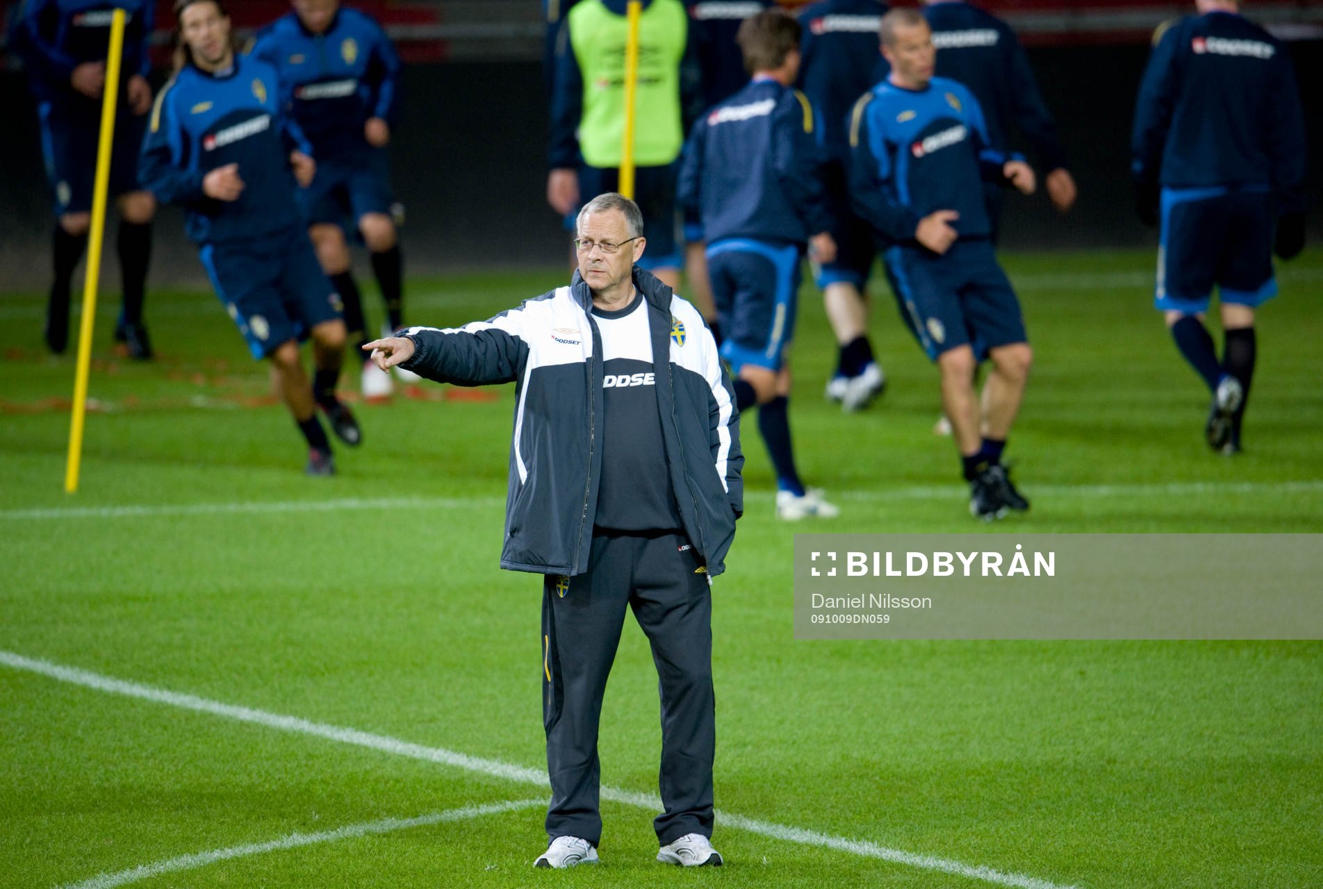 Fotboll, VM-kval, Inför Danmark - Sverige: Sverige tränar på Parken. Lars Lagerbäck.