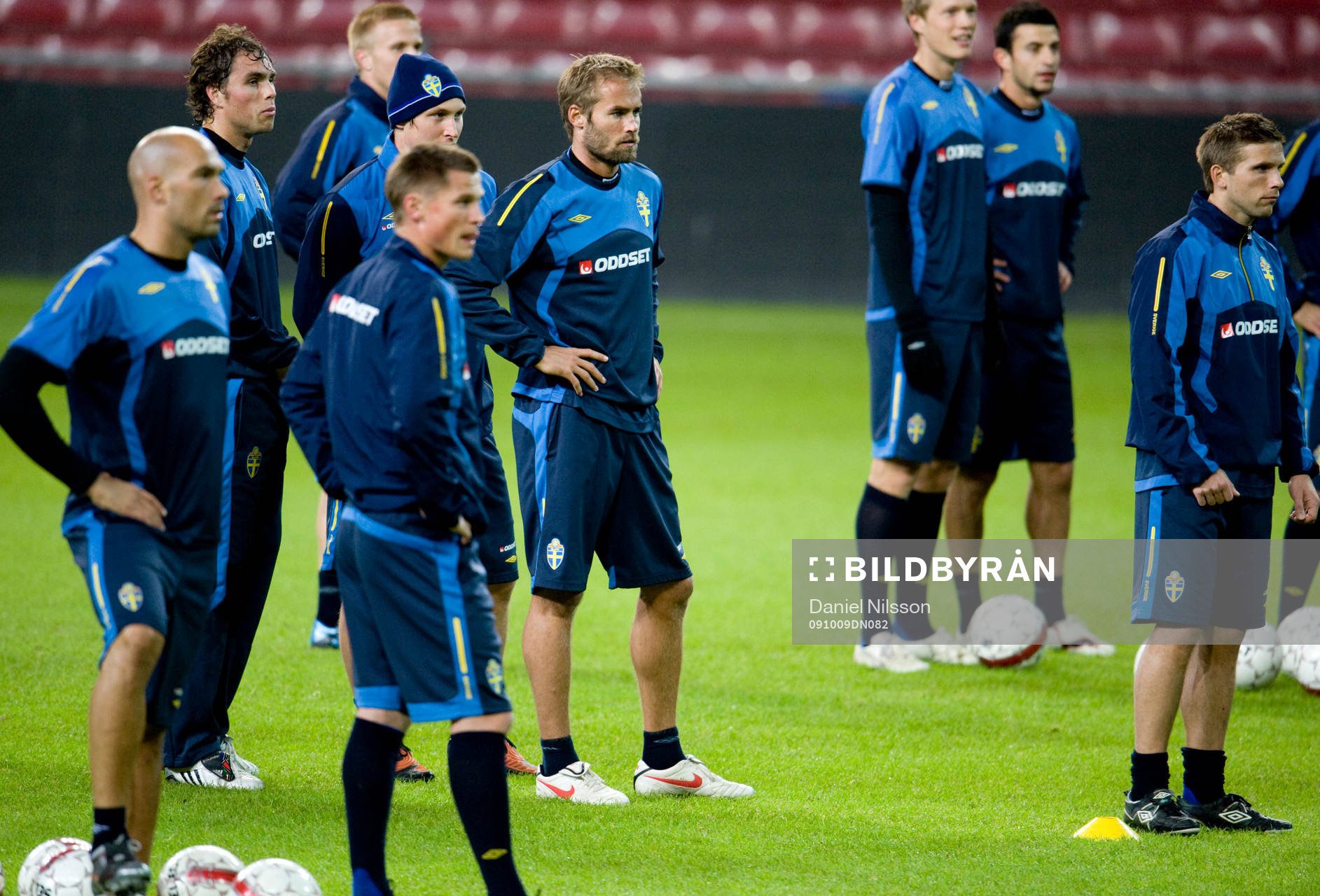 Fotboll, VM-kval, Inför Danmark - Sverige: Sverige tränar på Parken. 