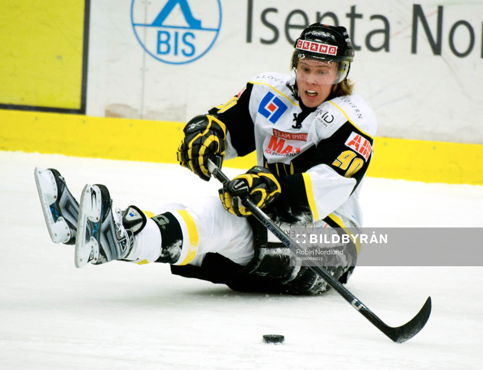 Dennis Rasmussen, Västerås skjuter sittandes
