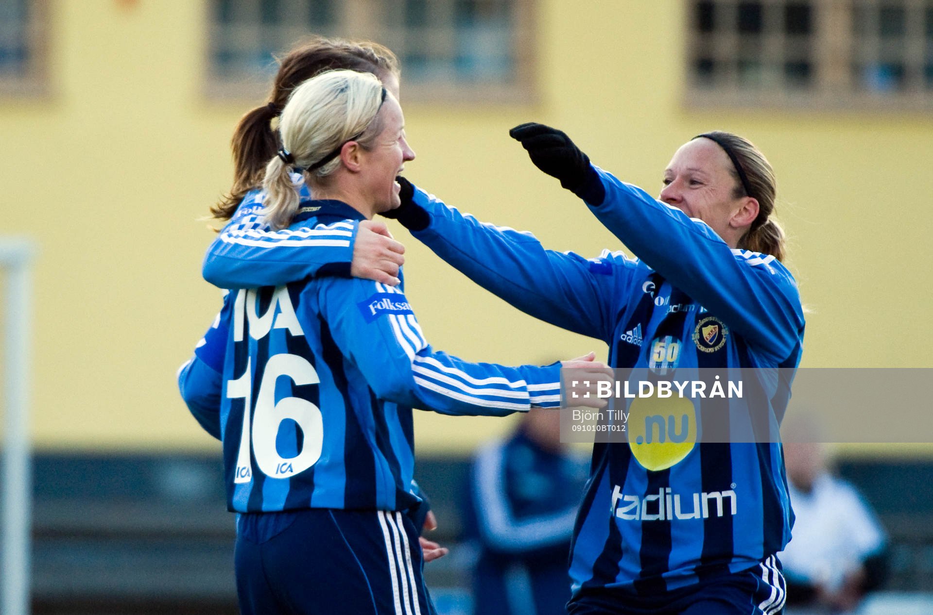  Jubel, glädje efter 1-0 av Victoria Sandell Svensson, Djurgården.