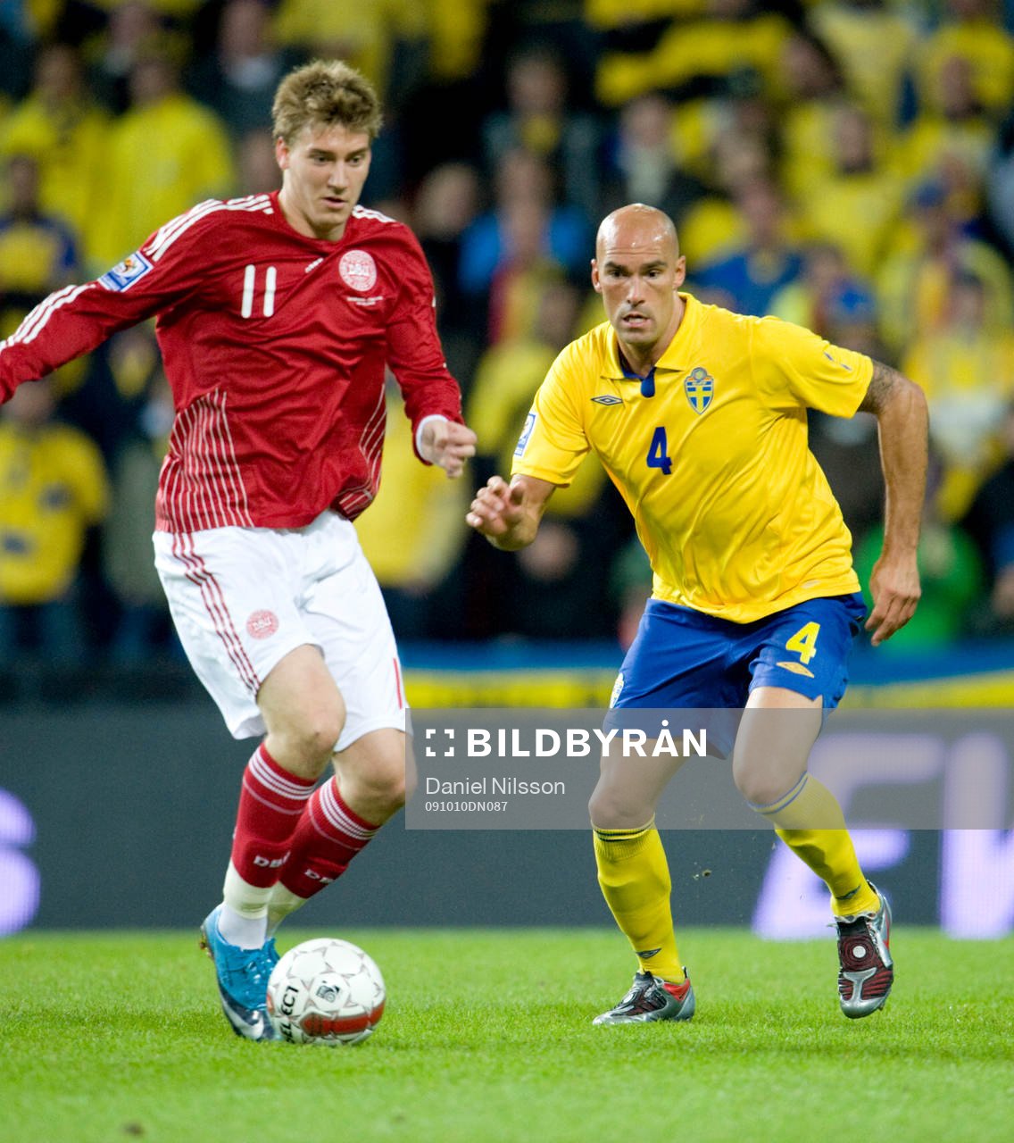 Niclas Bendtner, Danmark och Daniel Majstorovic, Sverige