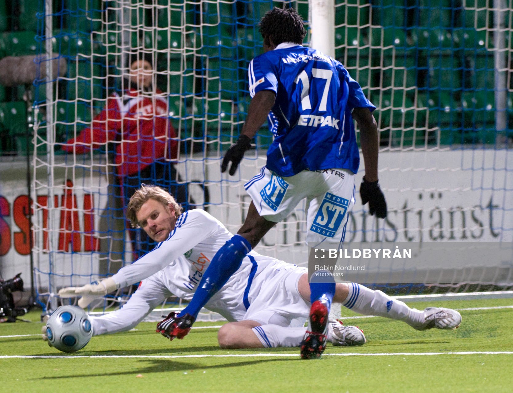 Akombo Ukeyima, Sundsvall försöker på Niklas Westberg,