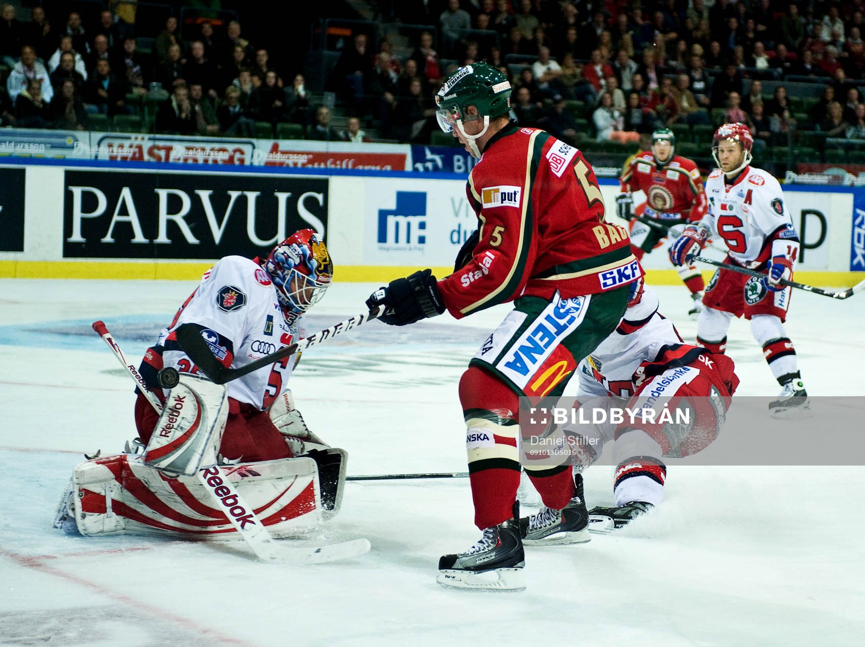Christian Bäckman, Frölunda, missar läge. Pontus