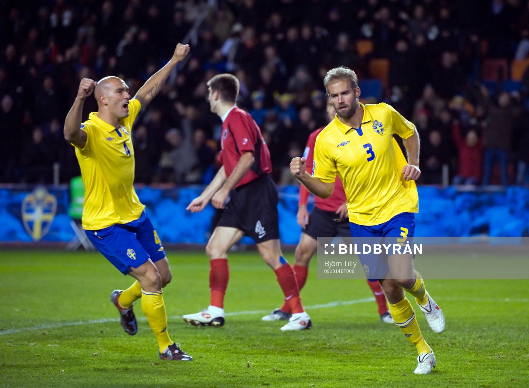 Daniel Majstorovic och Olof Mellberg, jubel