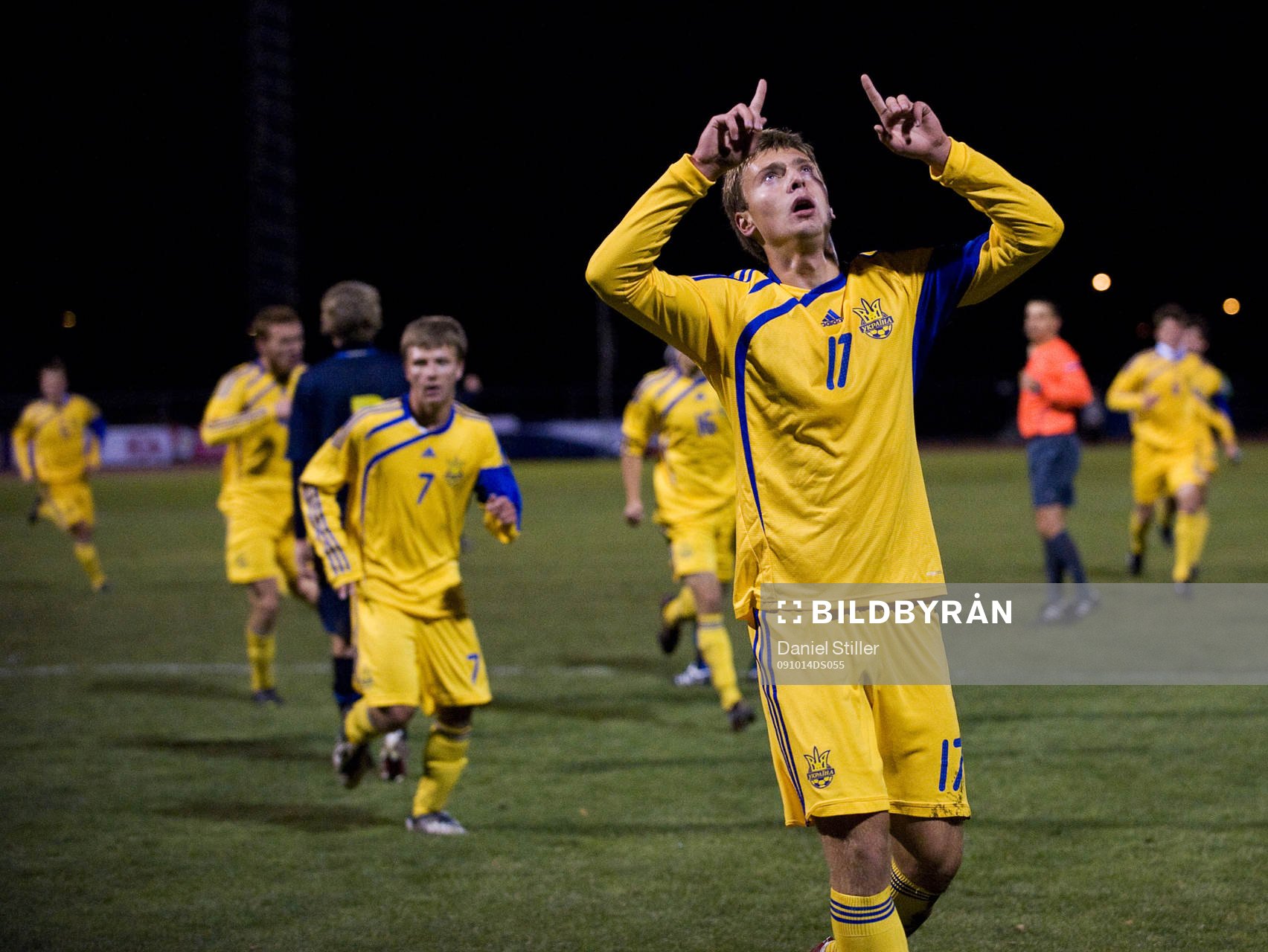 Yevgen Pavlov, Ukraina, gör 1-0. Jubel
